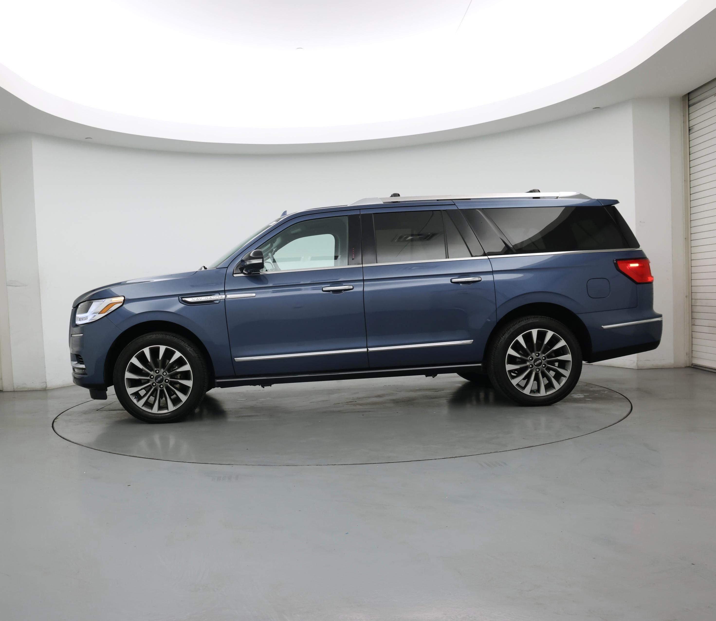 Thumbnail: 2019 Lincoln Navigator L - 3