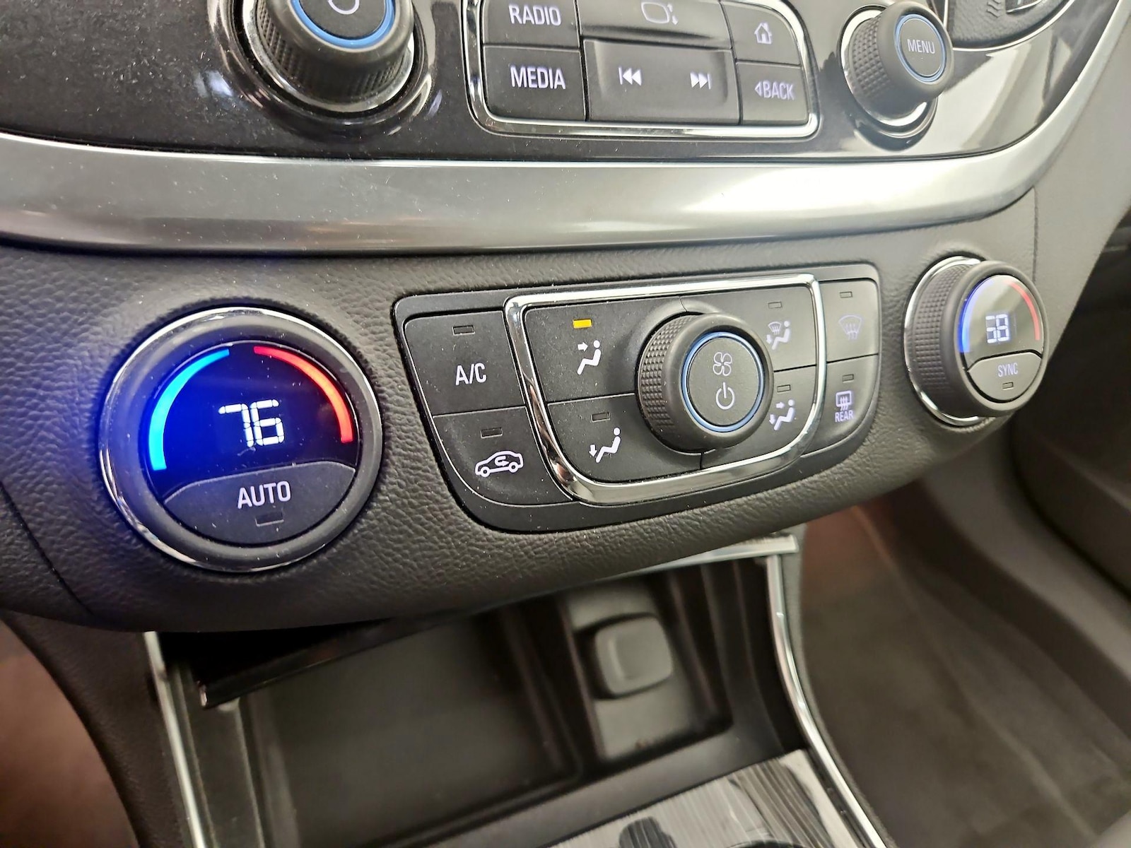 2019 Chevrolet Impala 1LT - Photo 17