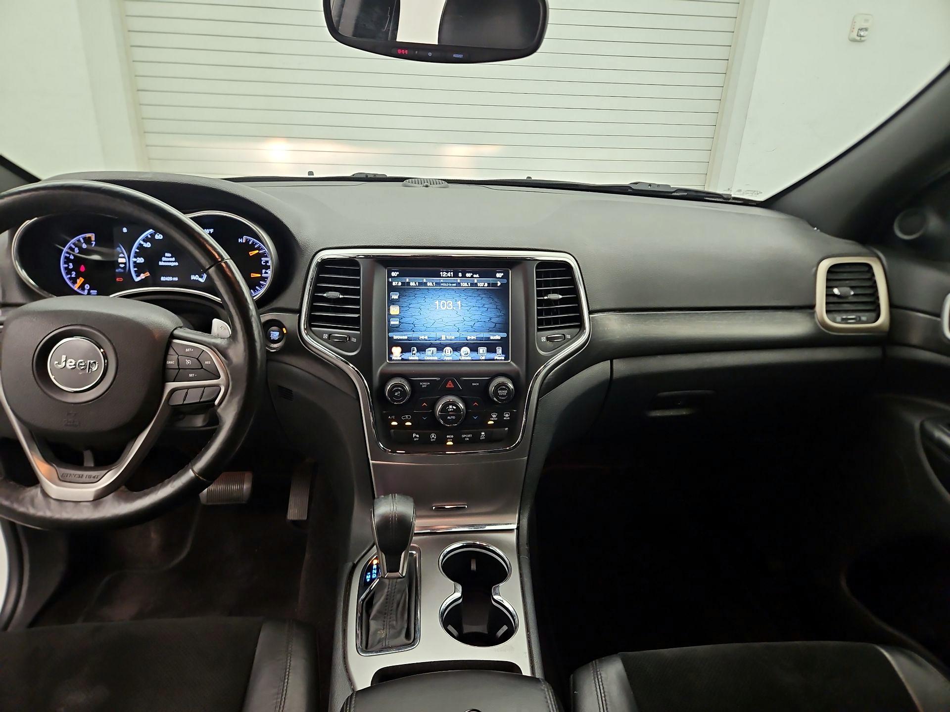 Thumbnail: 2017 Jeep Grand Cherokee - 9