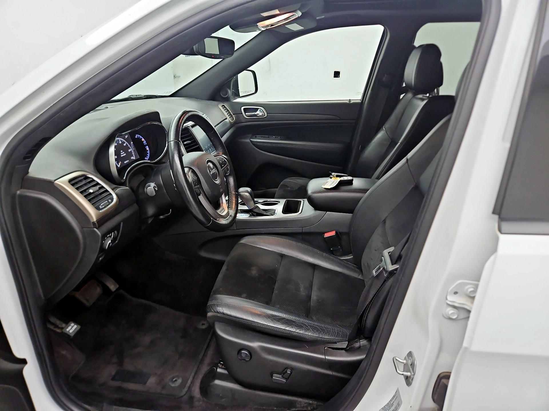 Thumbnail: 2017 Jeep Grand Cherokee - 11