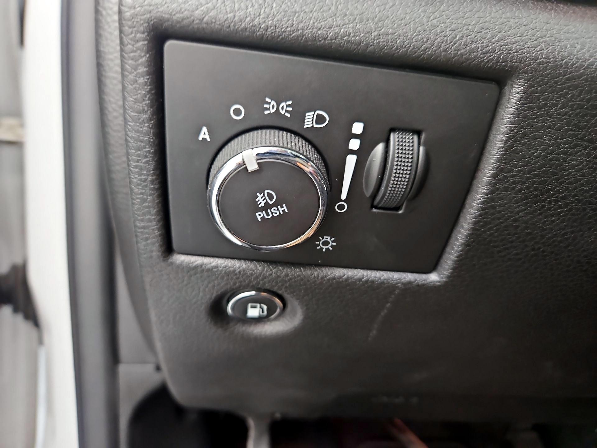 Thumbnail: 2017 Jeep Grand Cherokee - 13