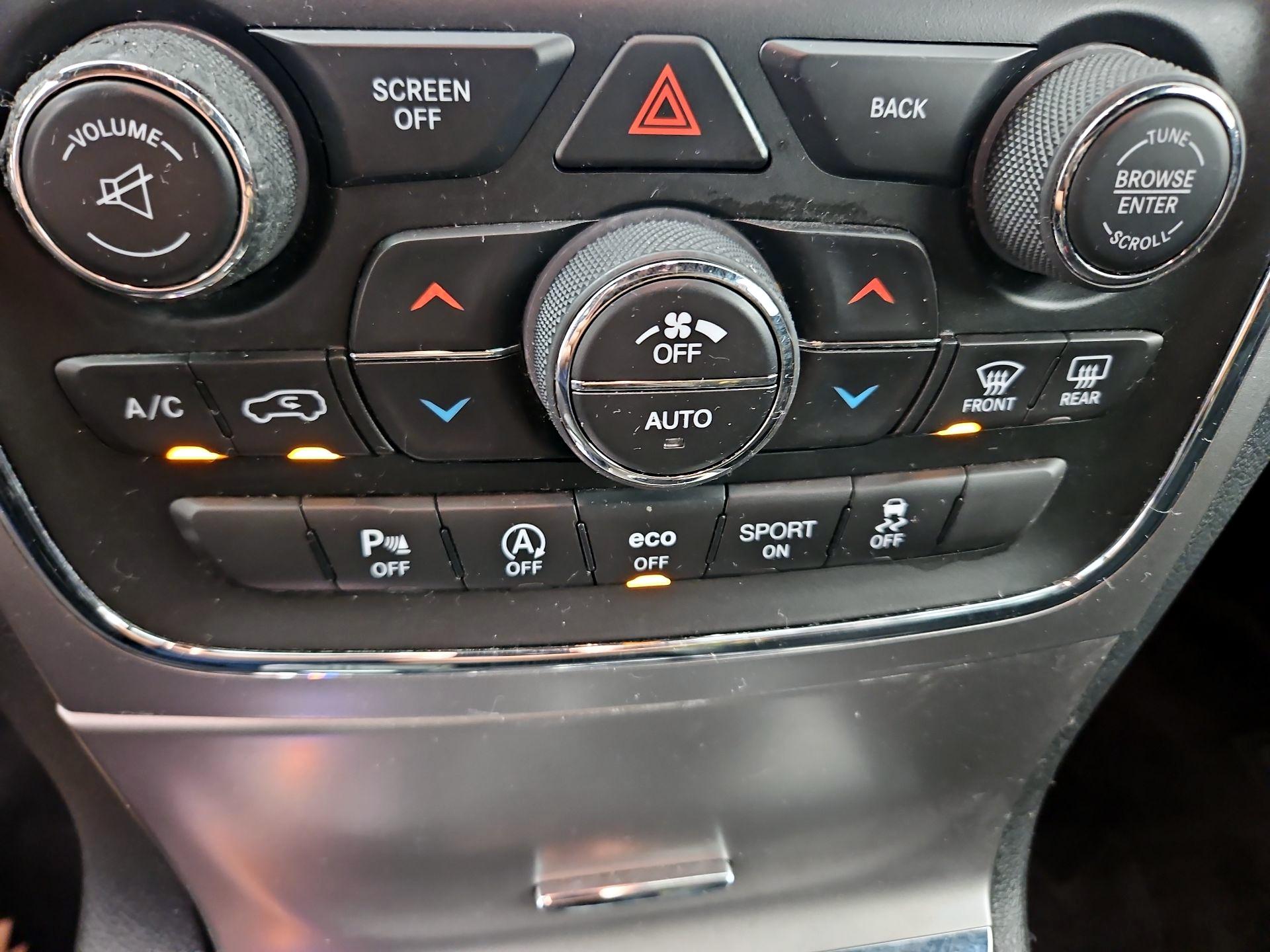 Thumbnail: 2017 Jeep Grand Cherokee - 15