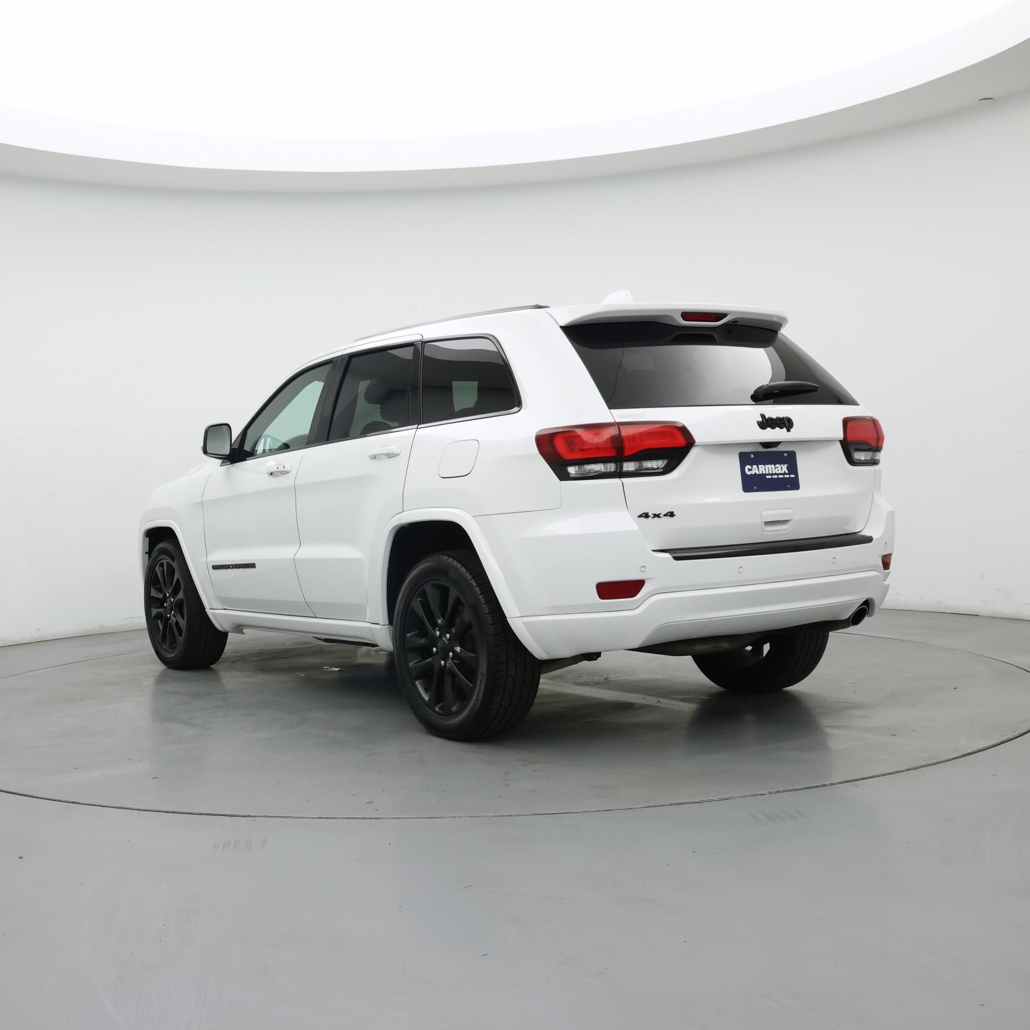 Thumbnail: 2017 Jeep Grand Cherokee - 2