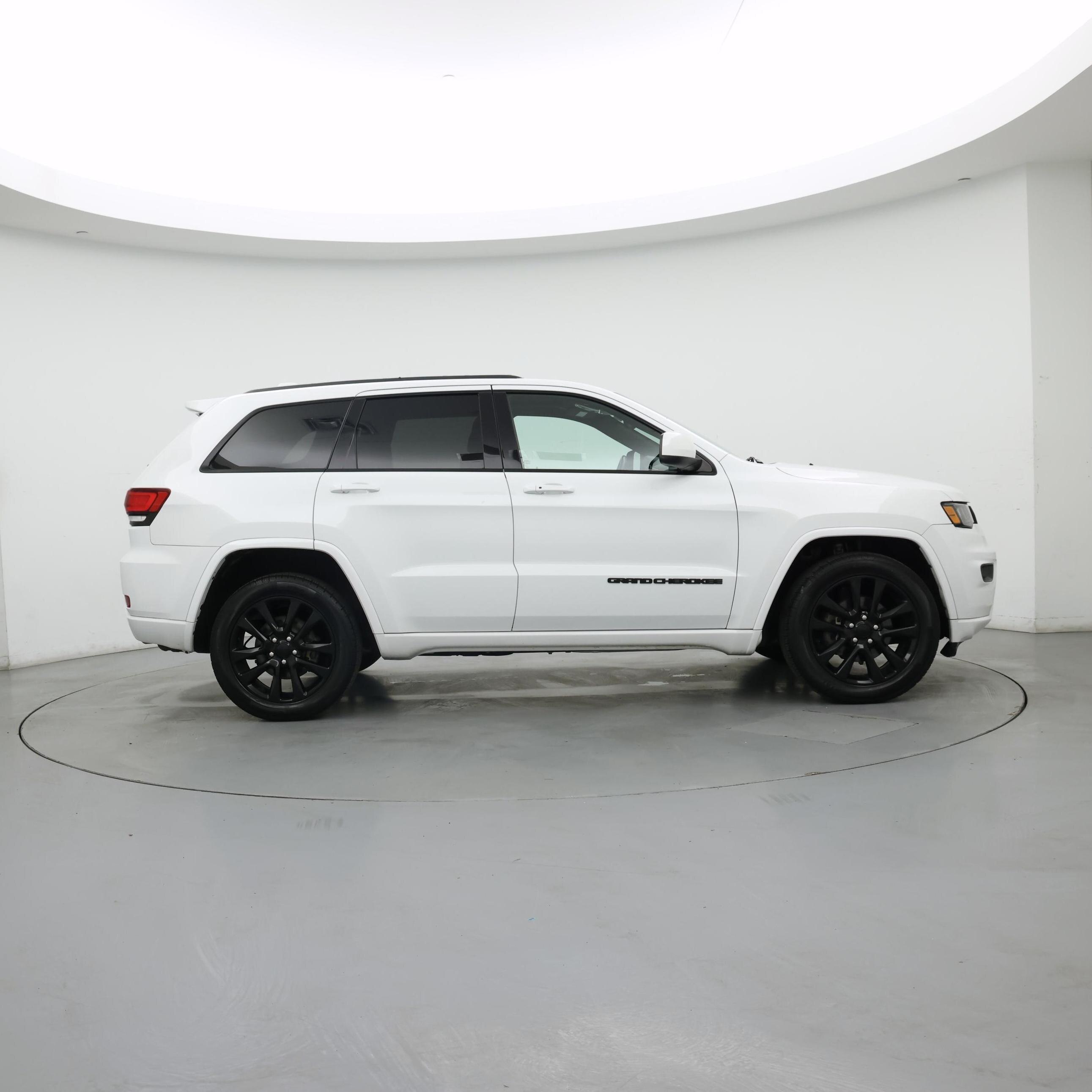 Thumbnail: 2017 Jeep Grand Cherokee - 7