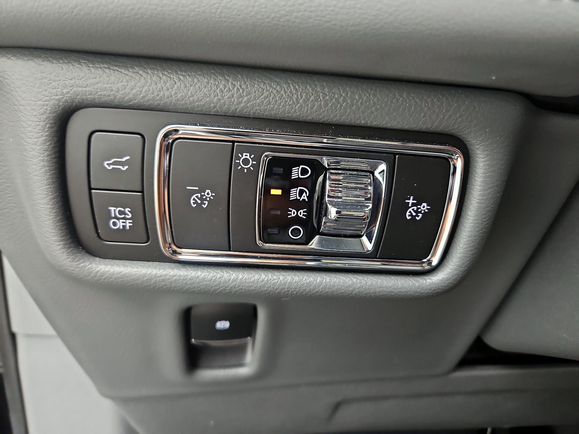 Thumbnail: 2021 Lincoln Nautilus - 13