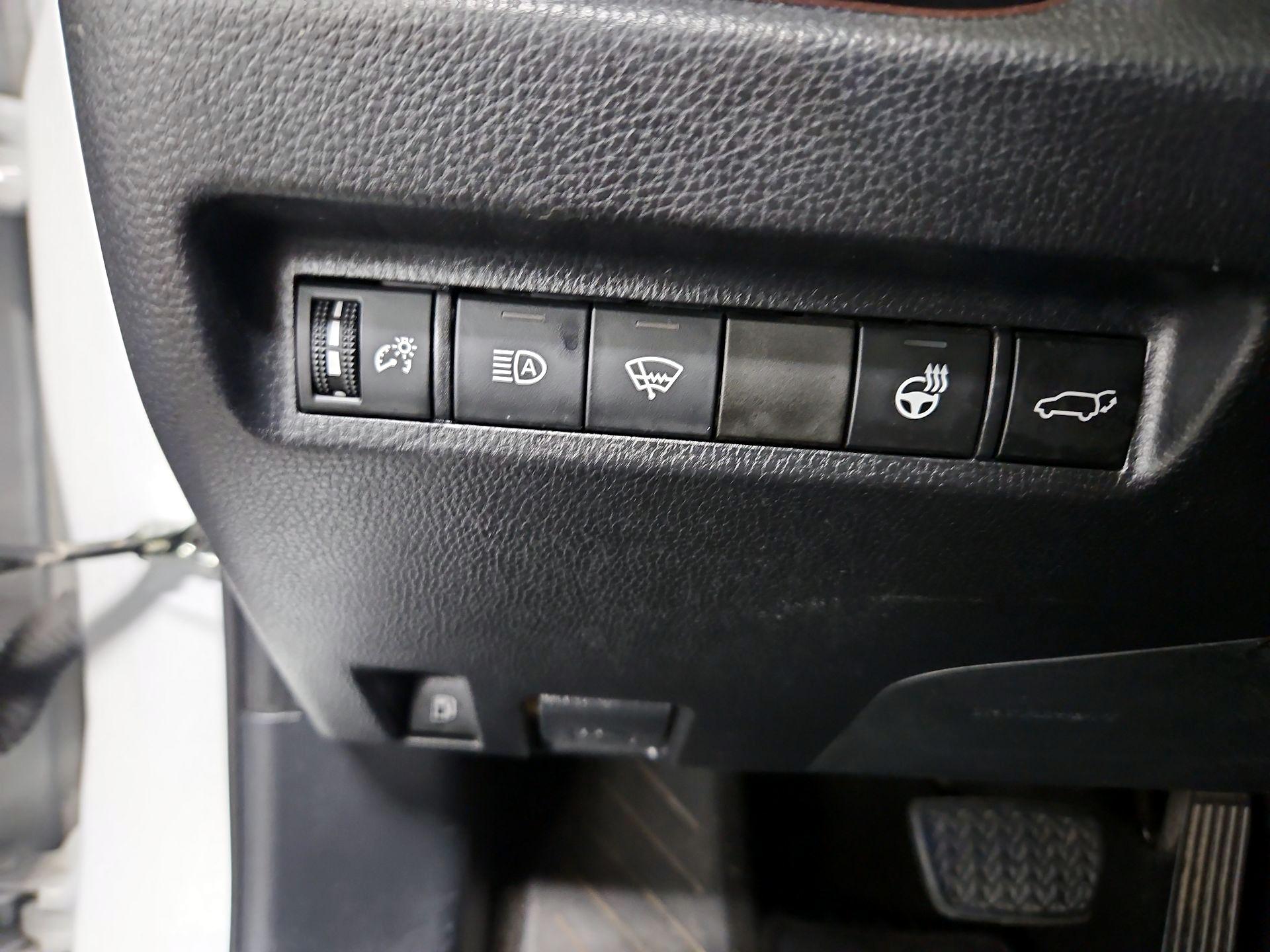 Thumbnail: 2019 Toyota RAV4 - 13