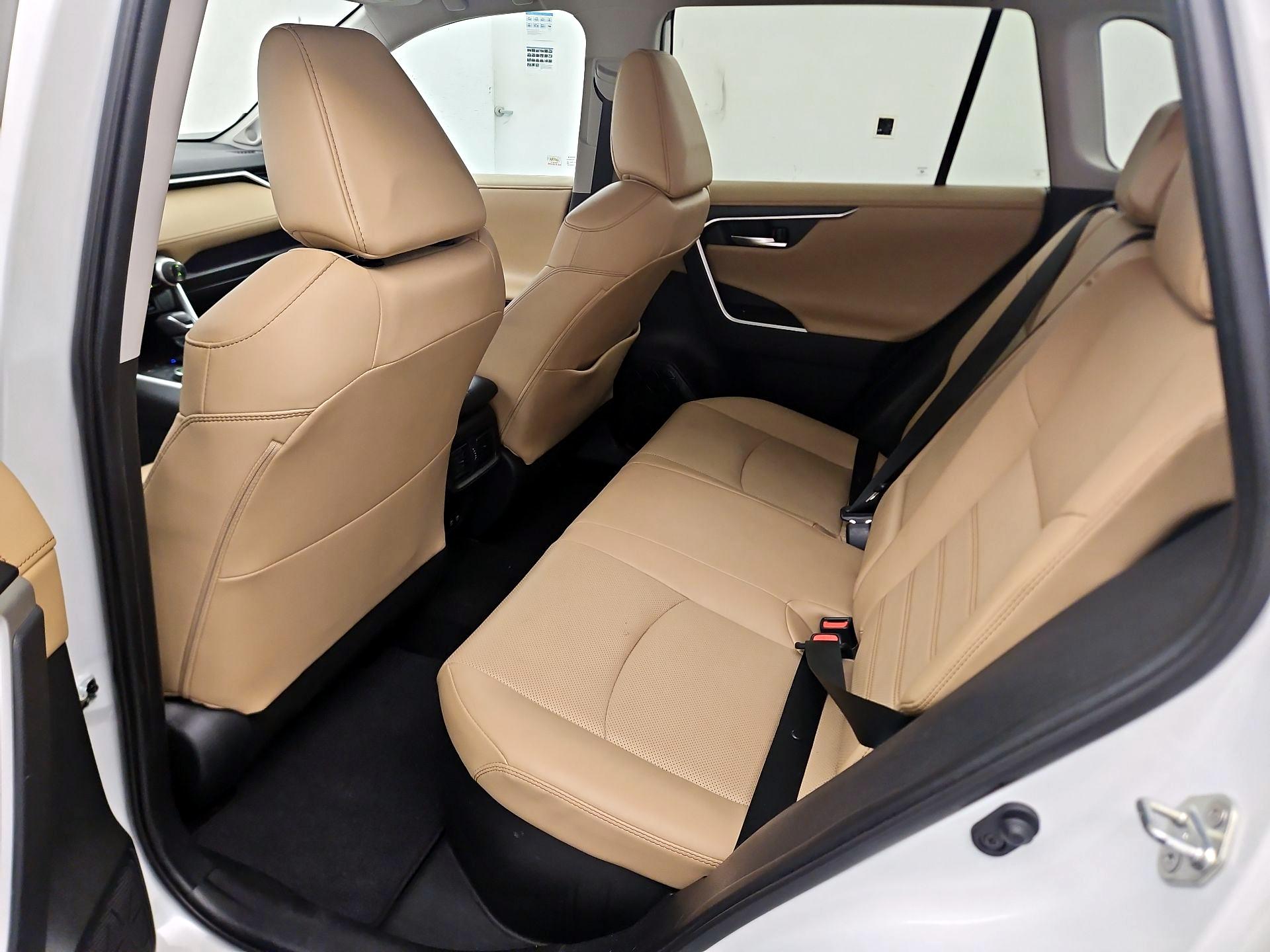 Thumbnail: 2019 Toyota RAV4 - 18