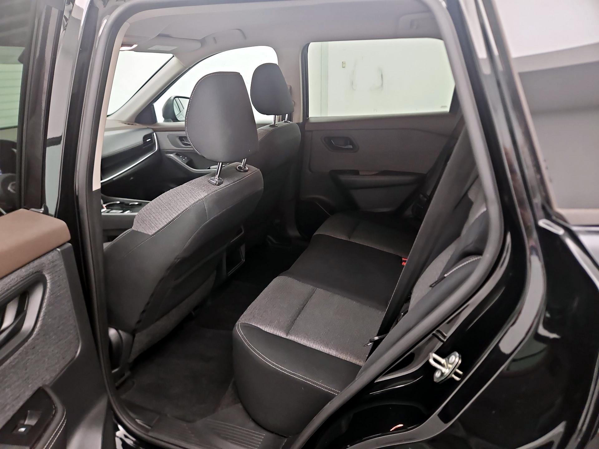 Thumbnail: 2021 Nissan Rogue - 18