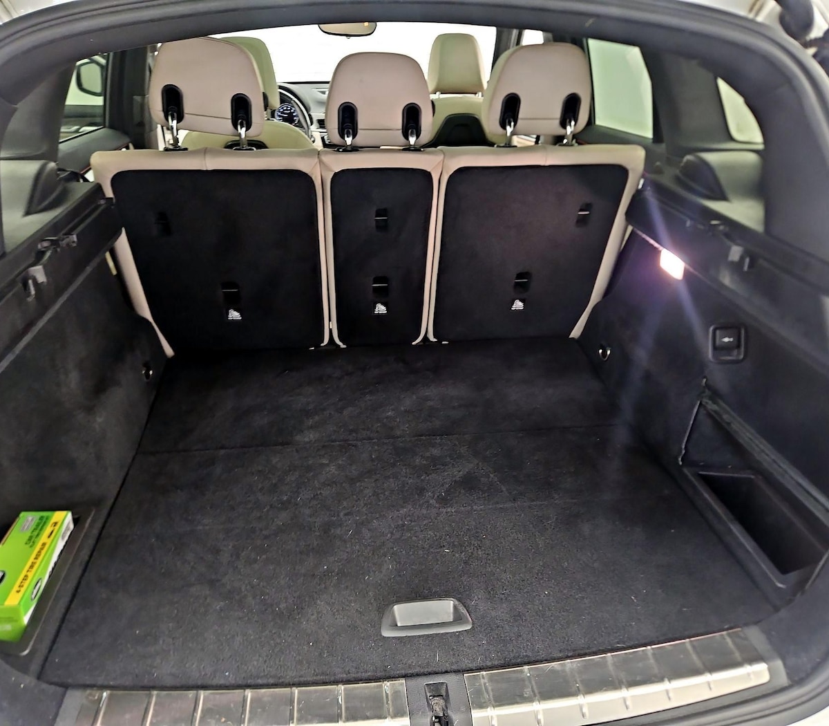 Trunk/Cargo (Seats Up)