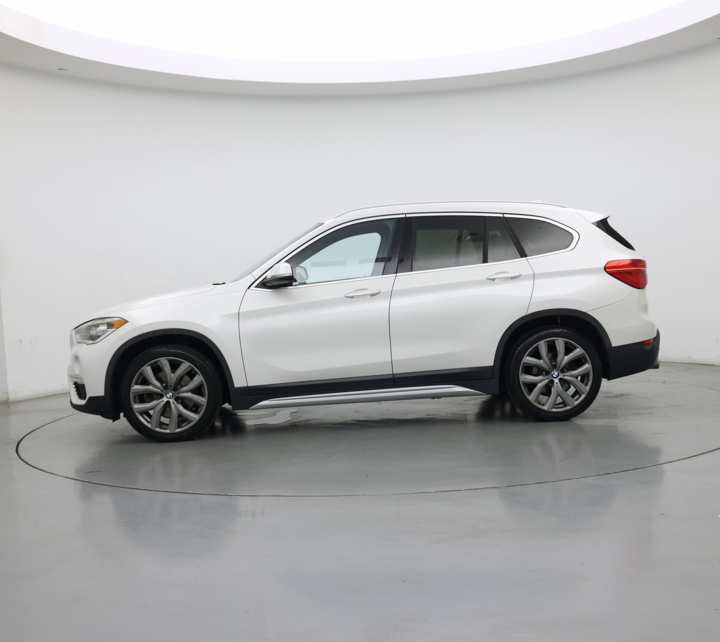 Thumbnail: 2019 BMW X1 - 3