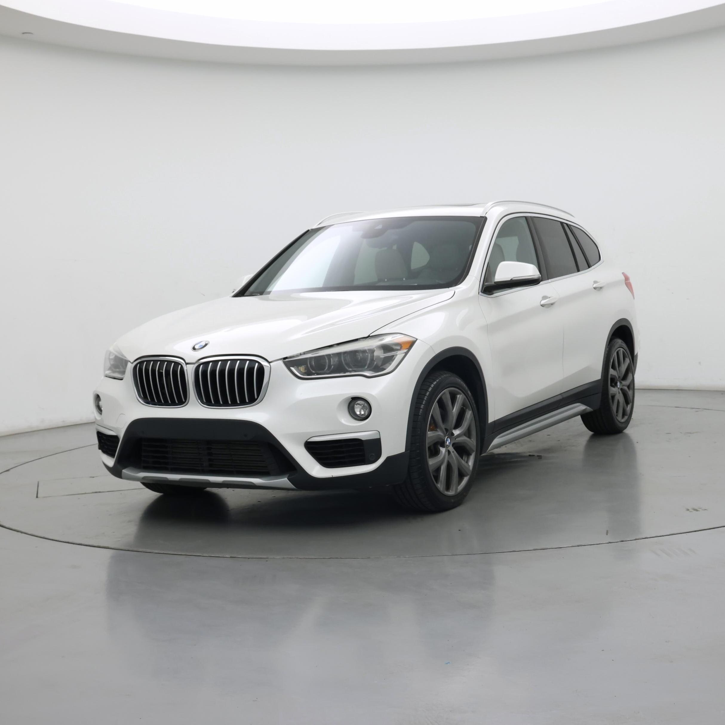 Thumbnail: 2019 BMW X1 - 4