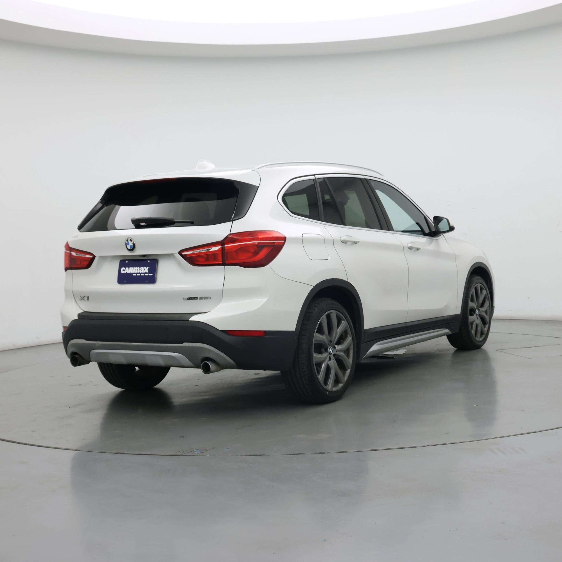 Thumbnail: 2019 BMW X1 - 8