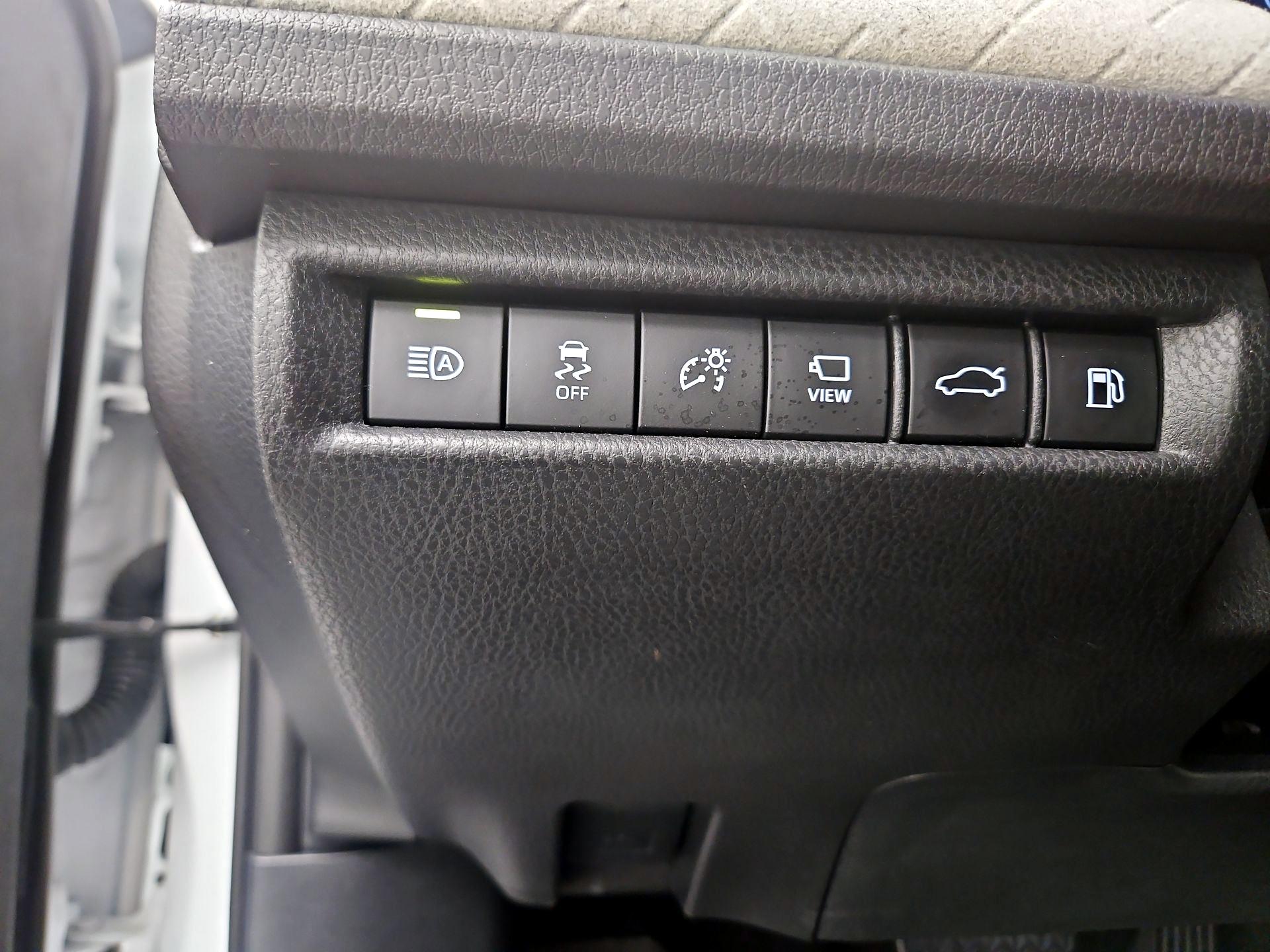 Thumbnail: 2025 Toyota Camry - 13