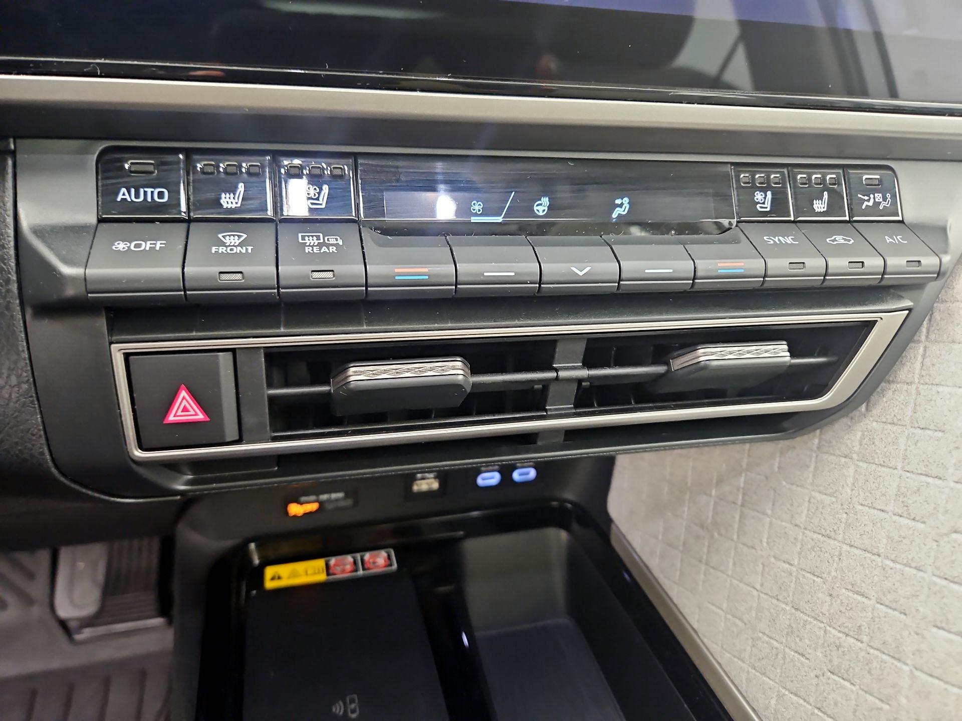 Thumbnail: 2025 Toyota Camry - 16