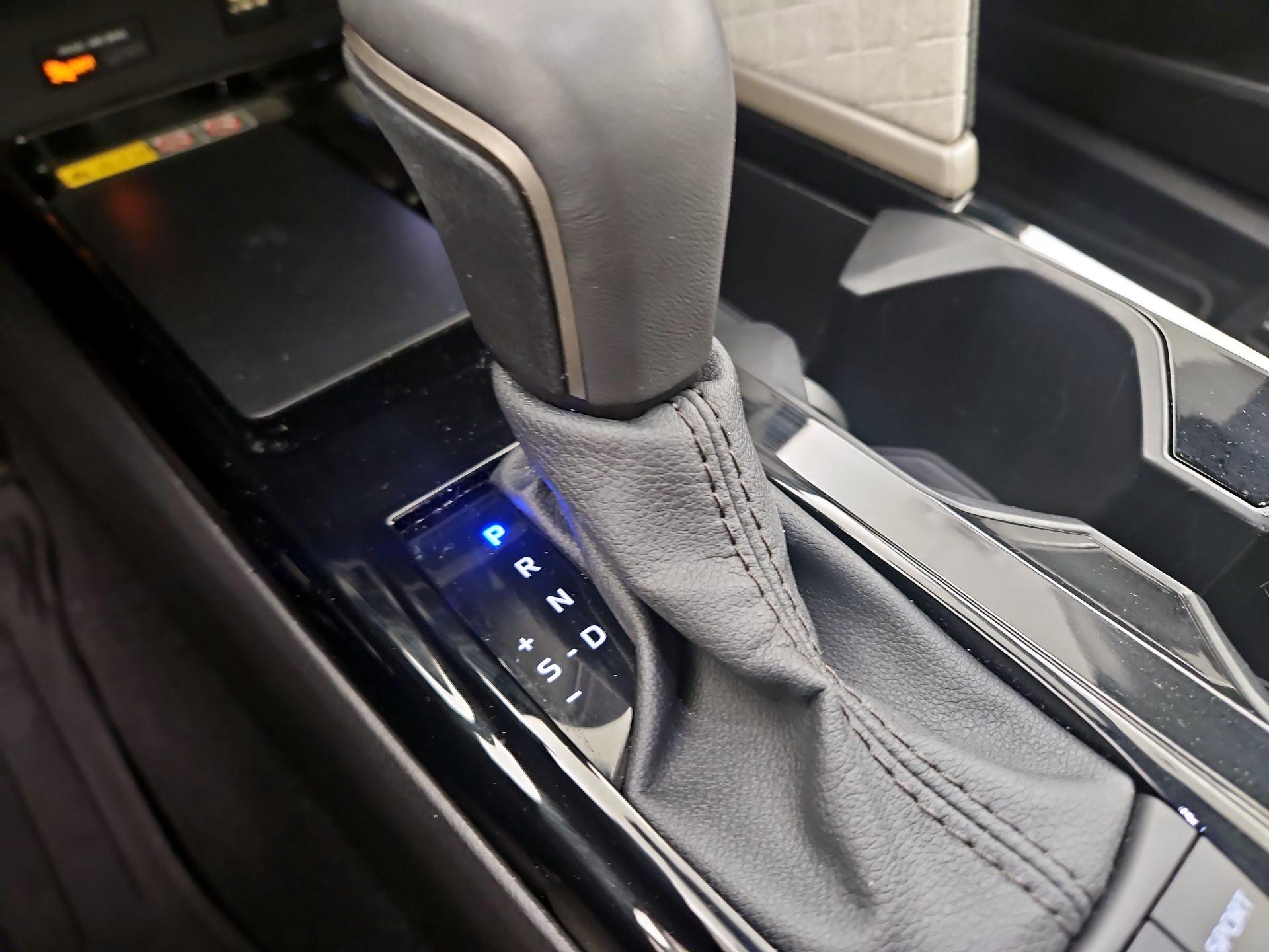 Thumbnail: 2025 Toyota Camry - 17