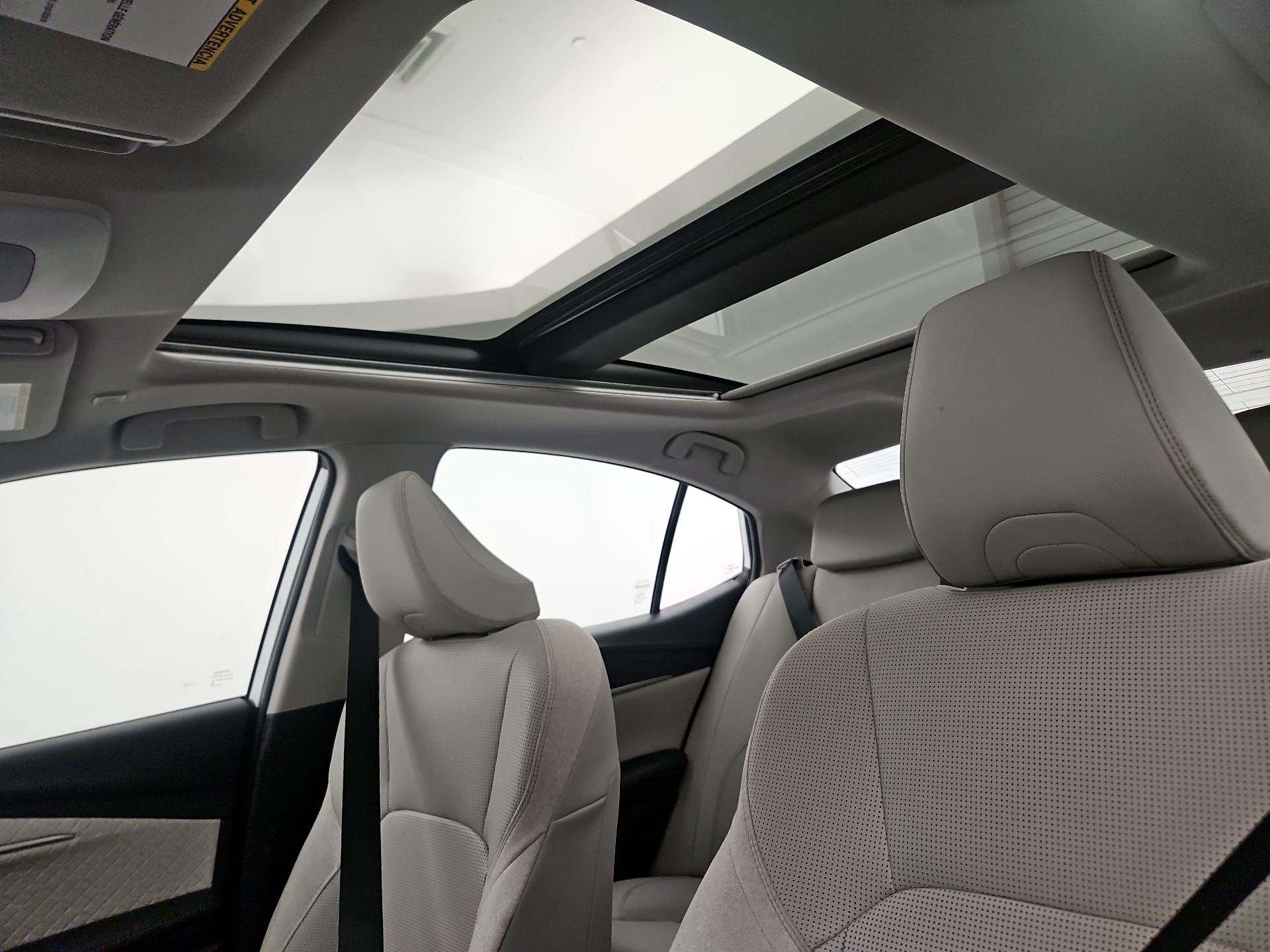 Thumbnail: 2025 Toyota Camry - 18