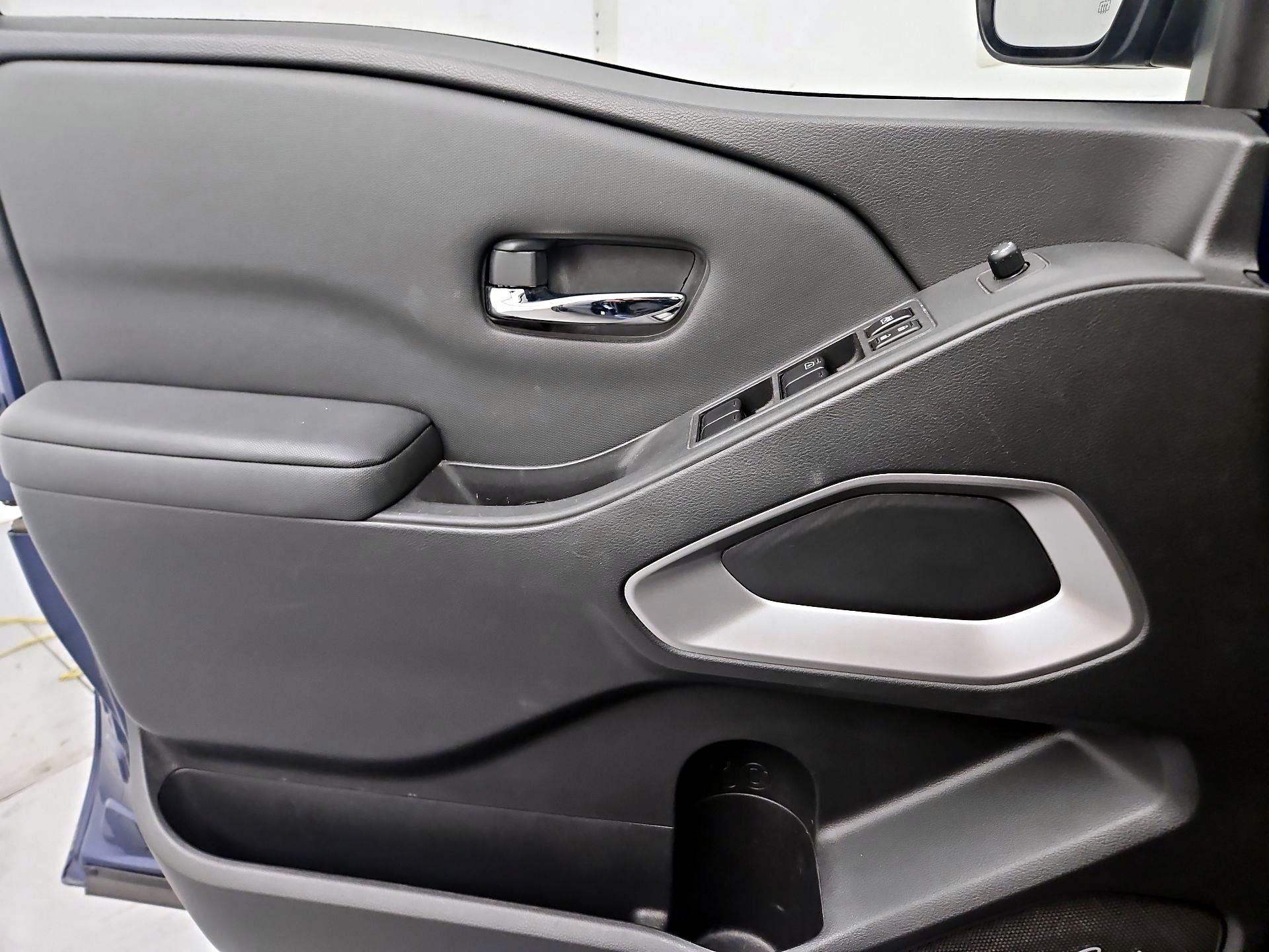 Thumbnail: 2023 Nissan Frontier - 12