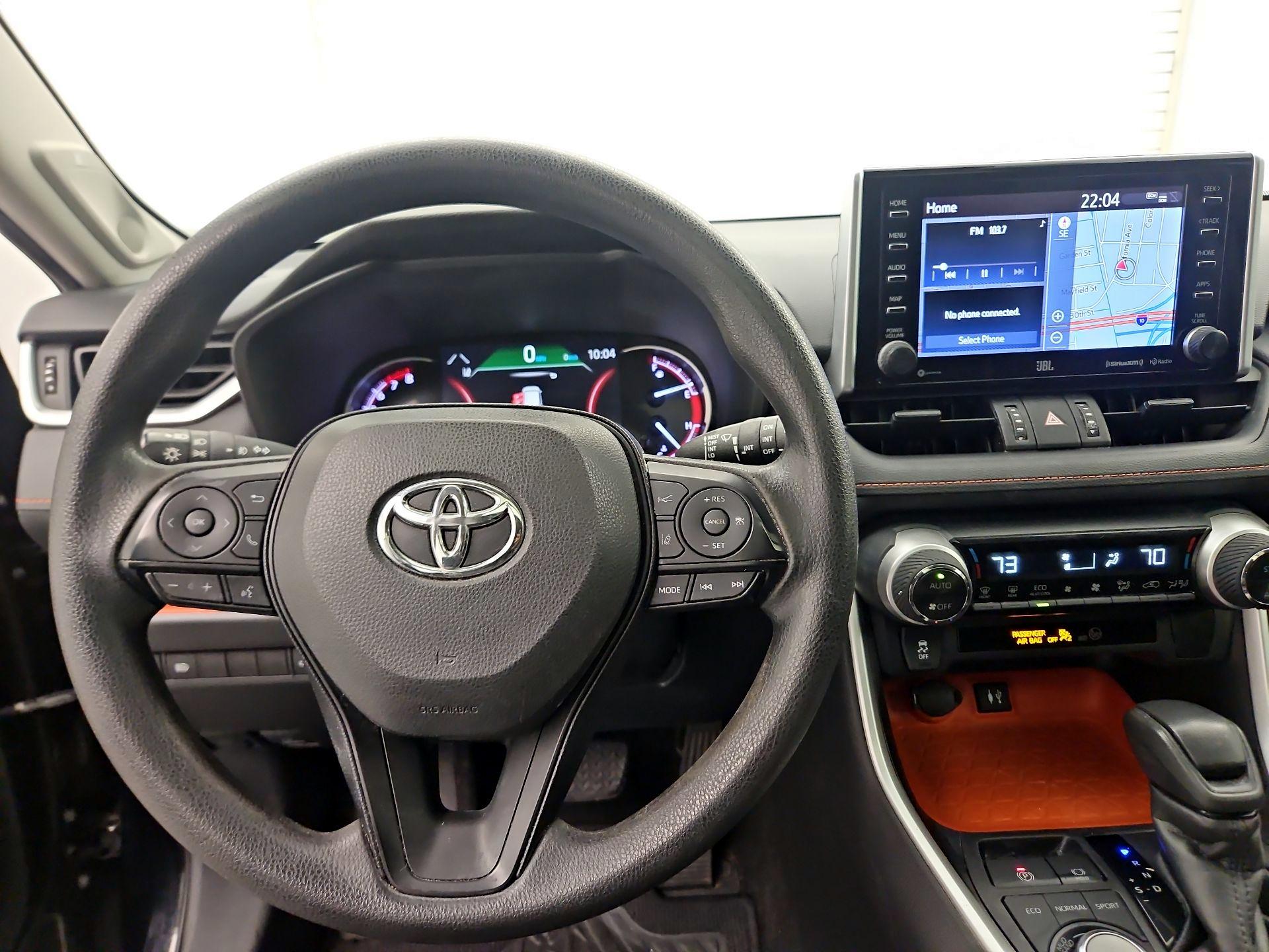 Thumbnail: 2019 Toyota RAV4 - 10