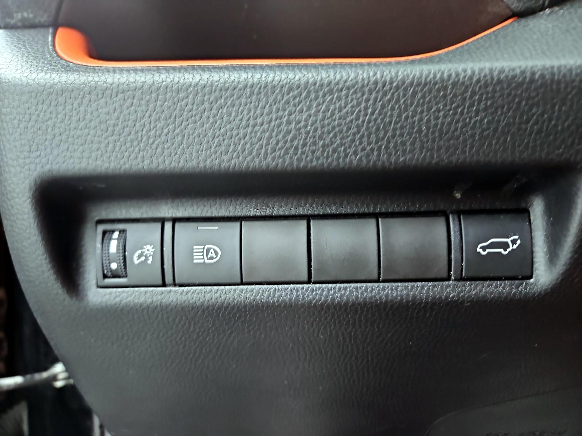 Thumbnail: 2019 Toyota RAV4 - 13