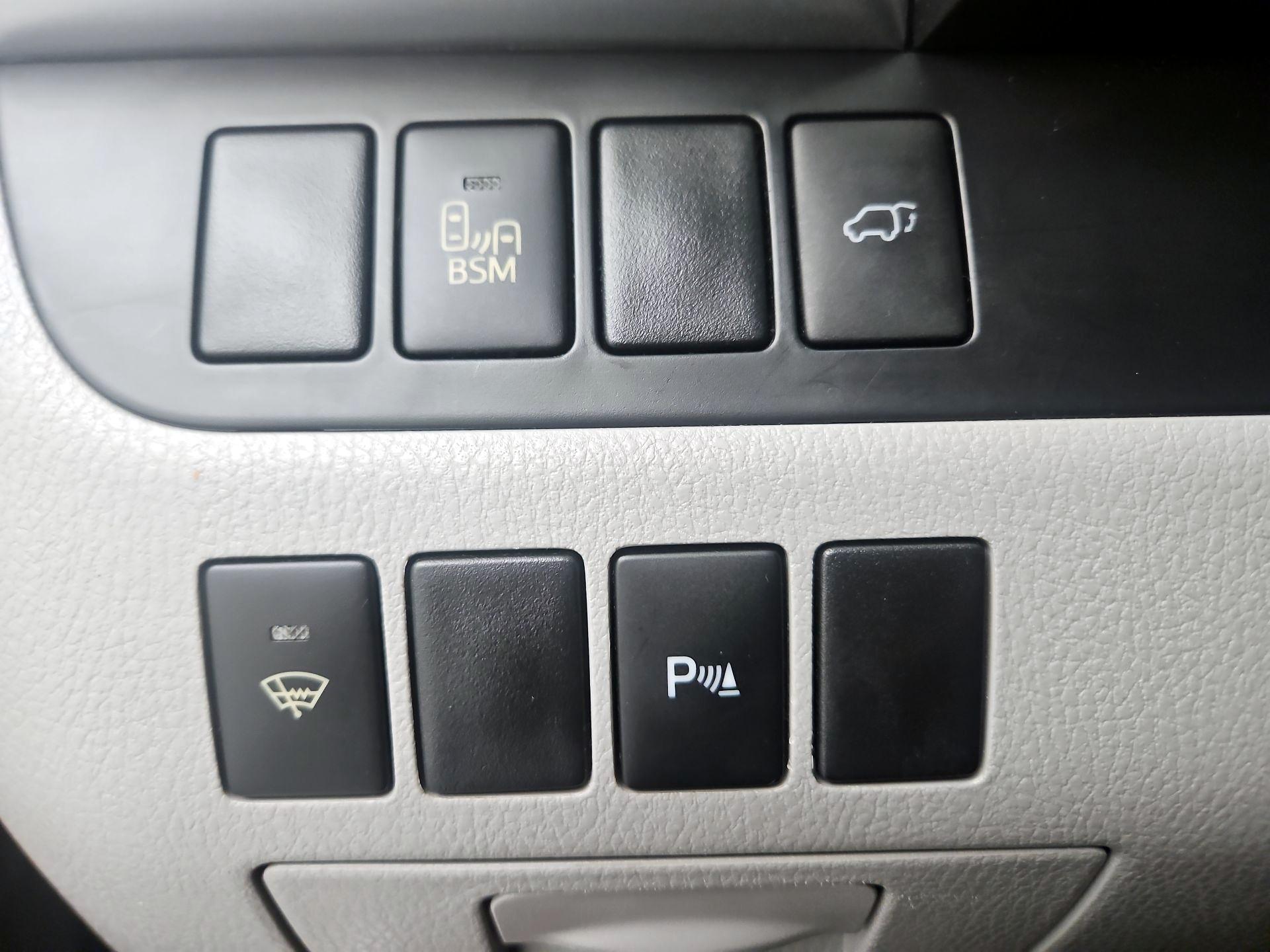 Thumbnail: 2015 Toyota Highlander - 13