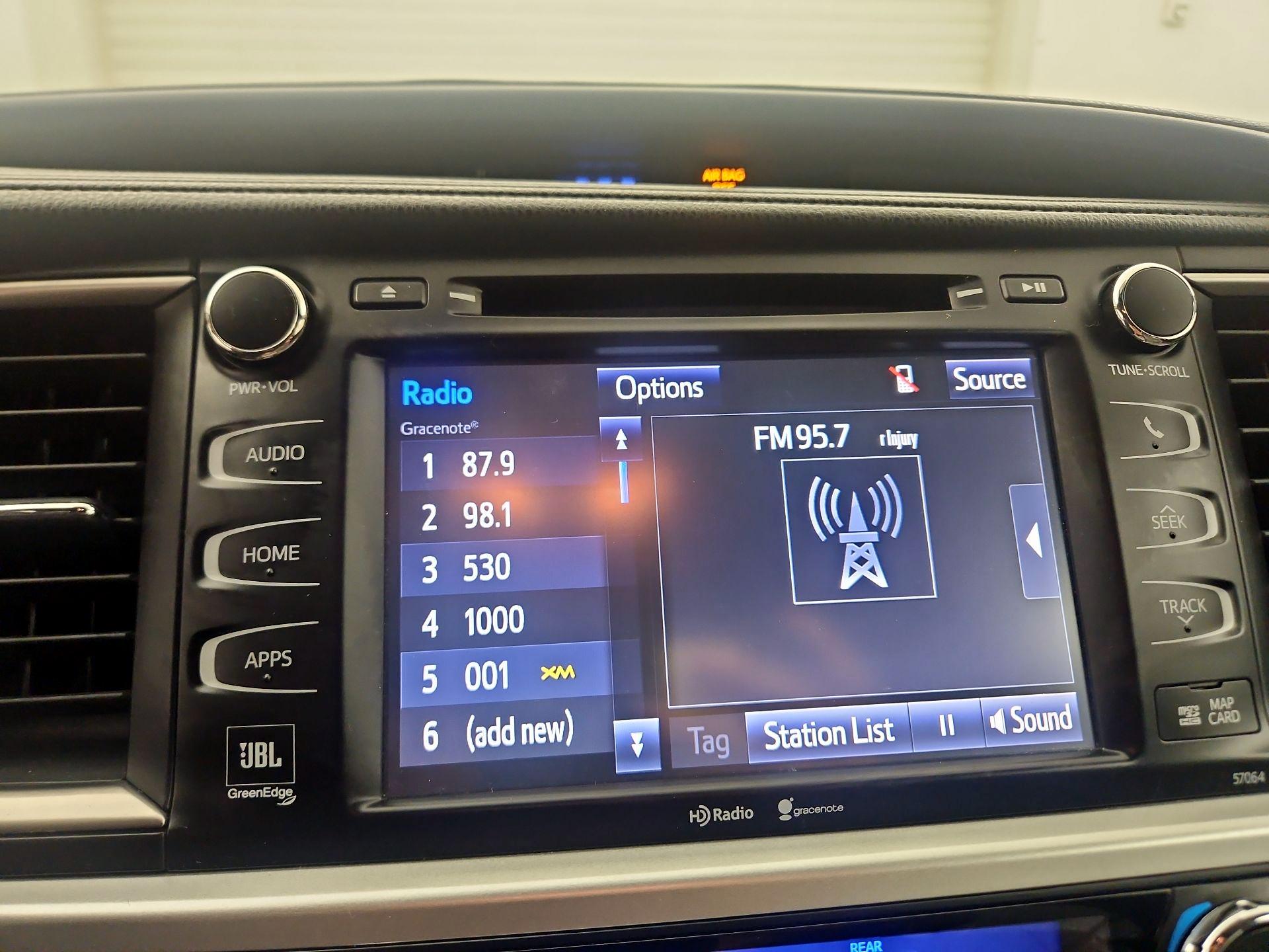 Thumbnail: 2015 Toyota Highlander - 15