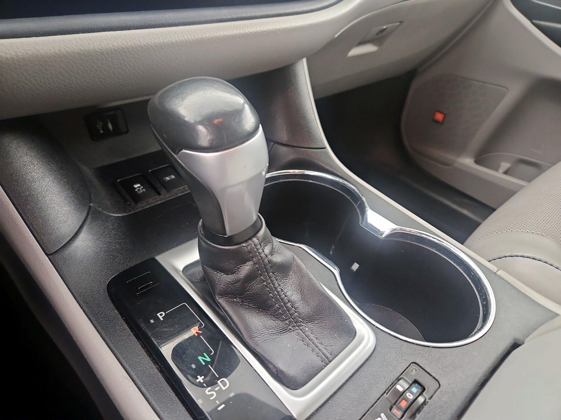 Thumbnail: 2015 Toyota Highlander - 17