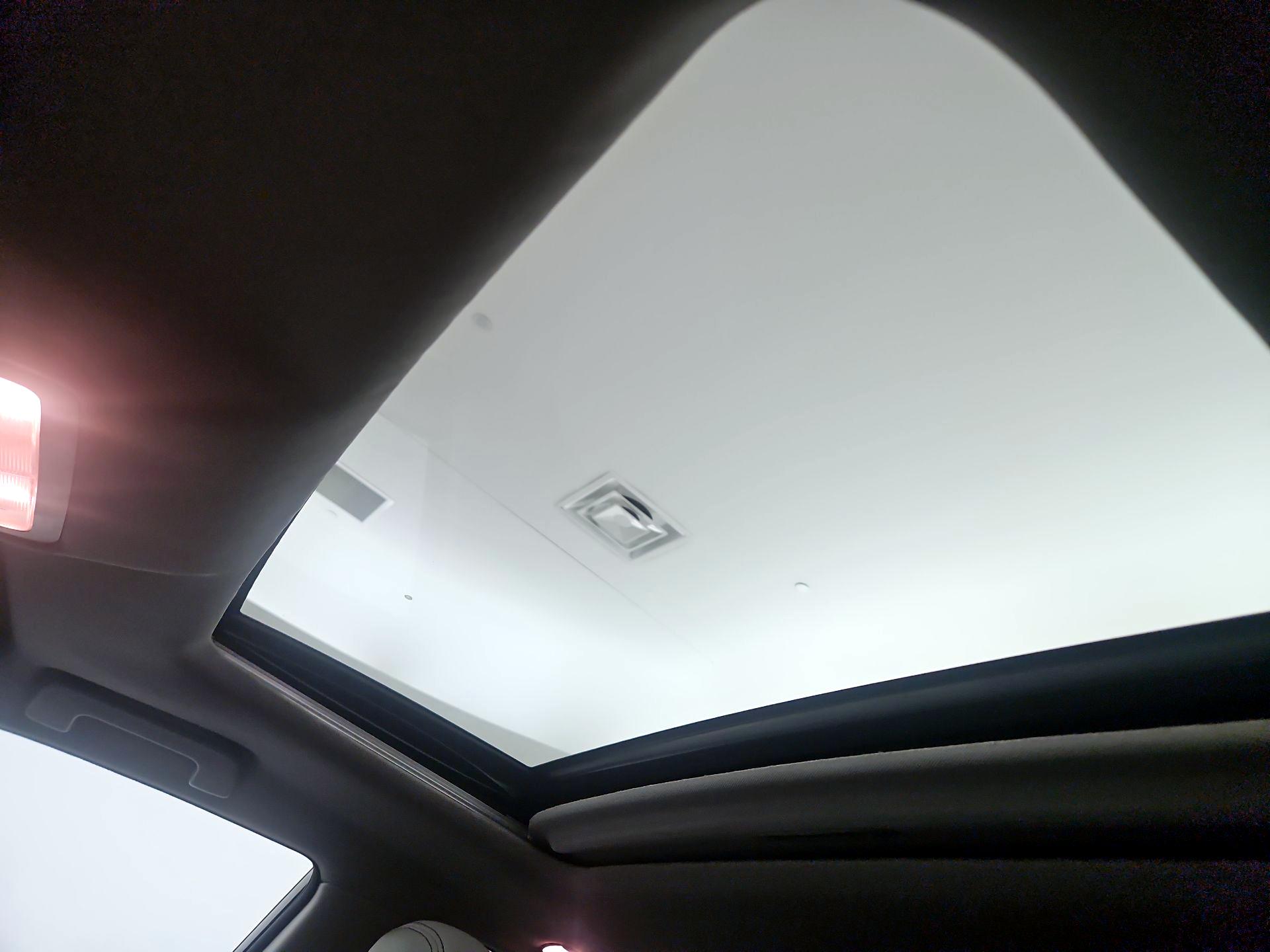 Thumbnail: 2015 Toyota Highlander - 18