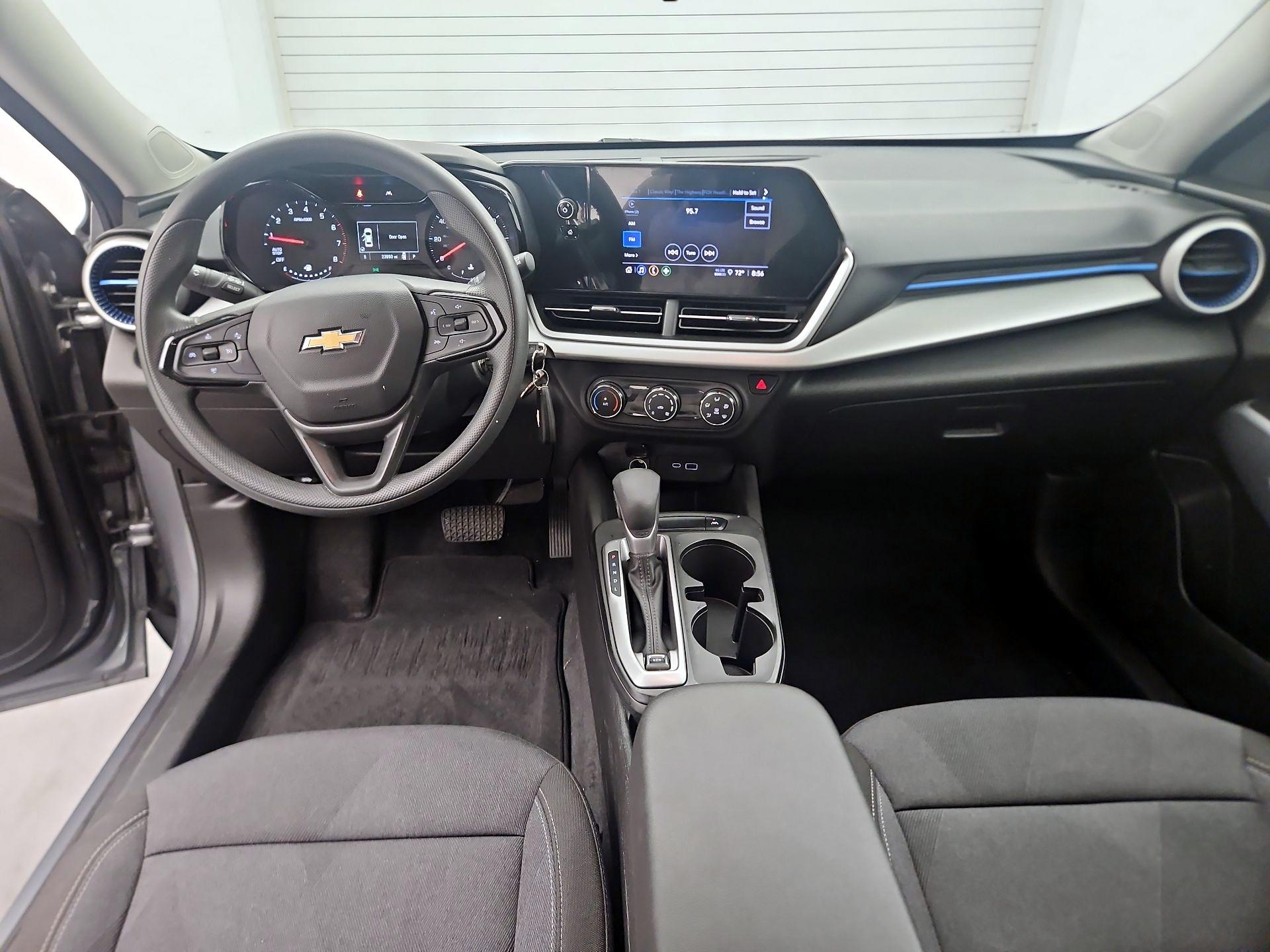 Thumbnail: 2024 Chevrolet Trax - 9