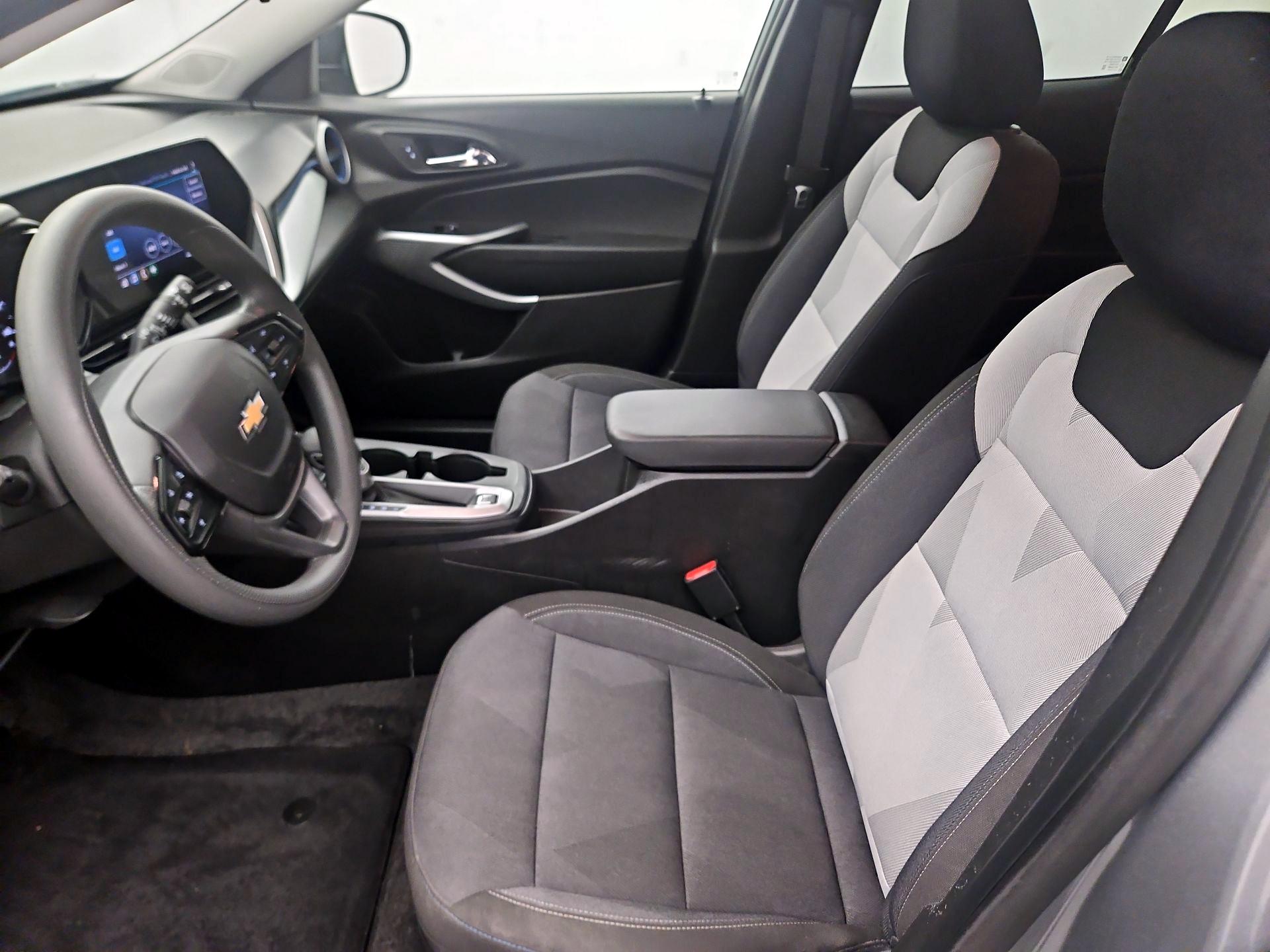 Thumbnail: 2024 Chevrolet Trax - 11