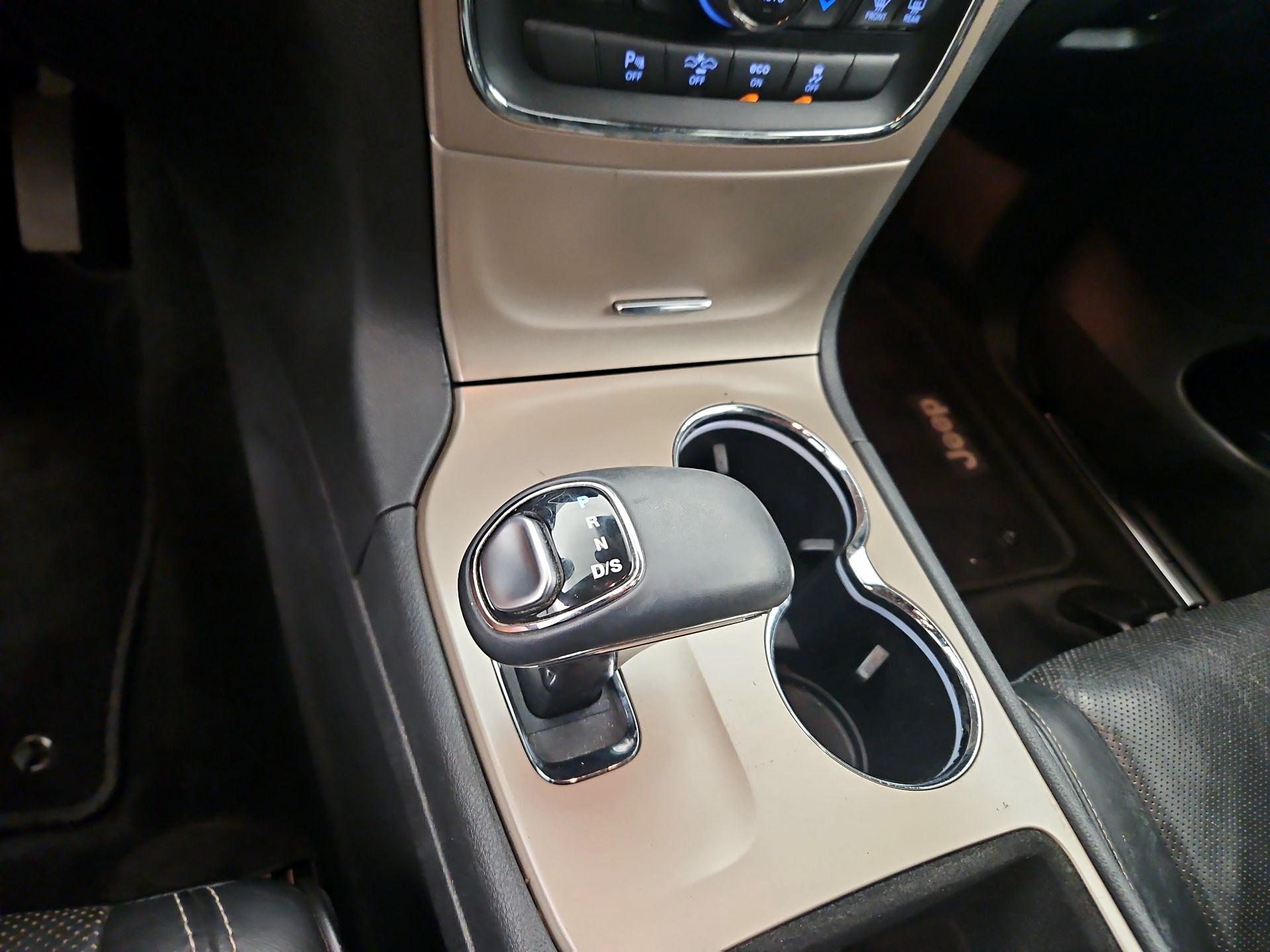 Thumbnail: 2014 Jeep Grand Cherokee - 17