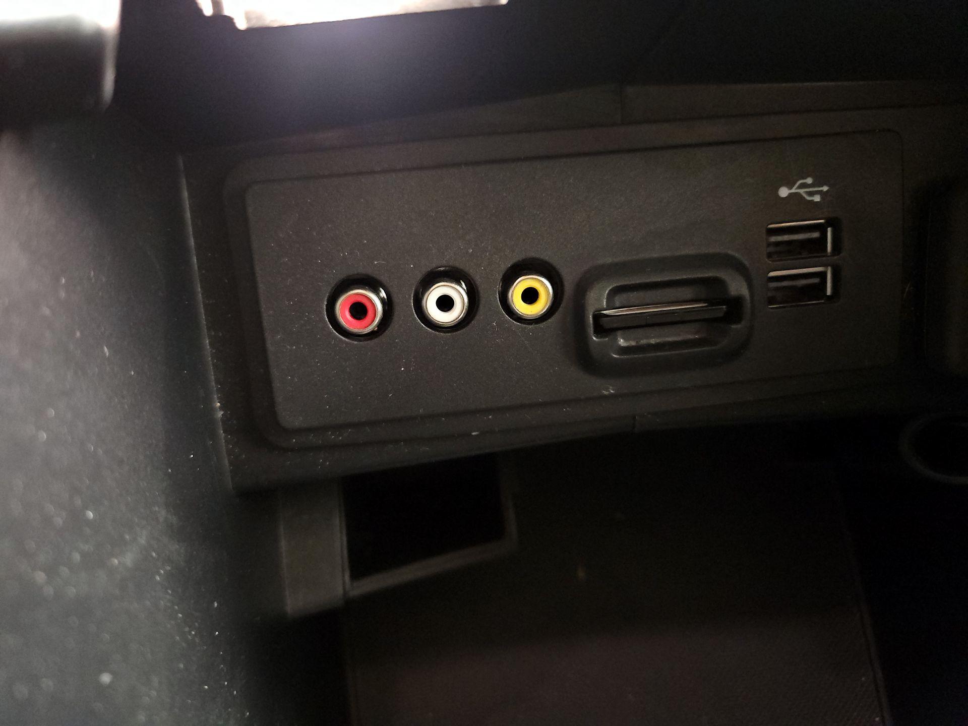 Thumbnail: 2014 Ford Fusion - 17