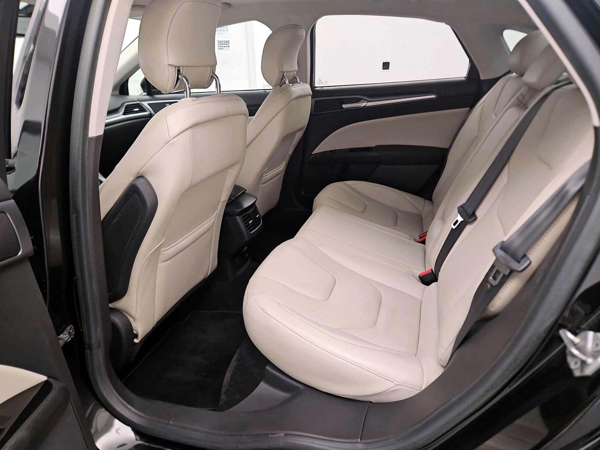 Thumbnail: 2014 Ford Fusion - 18