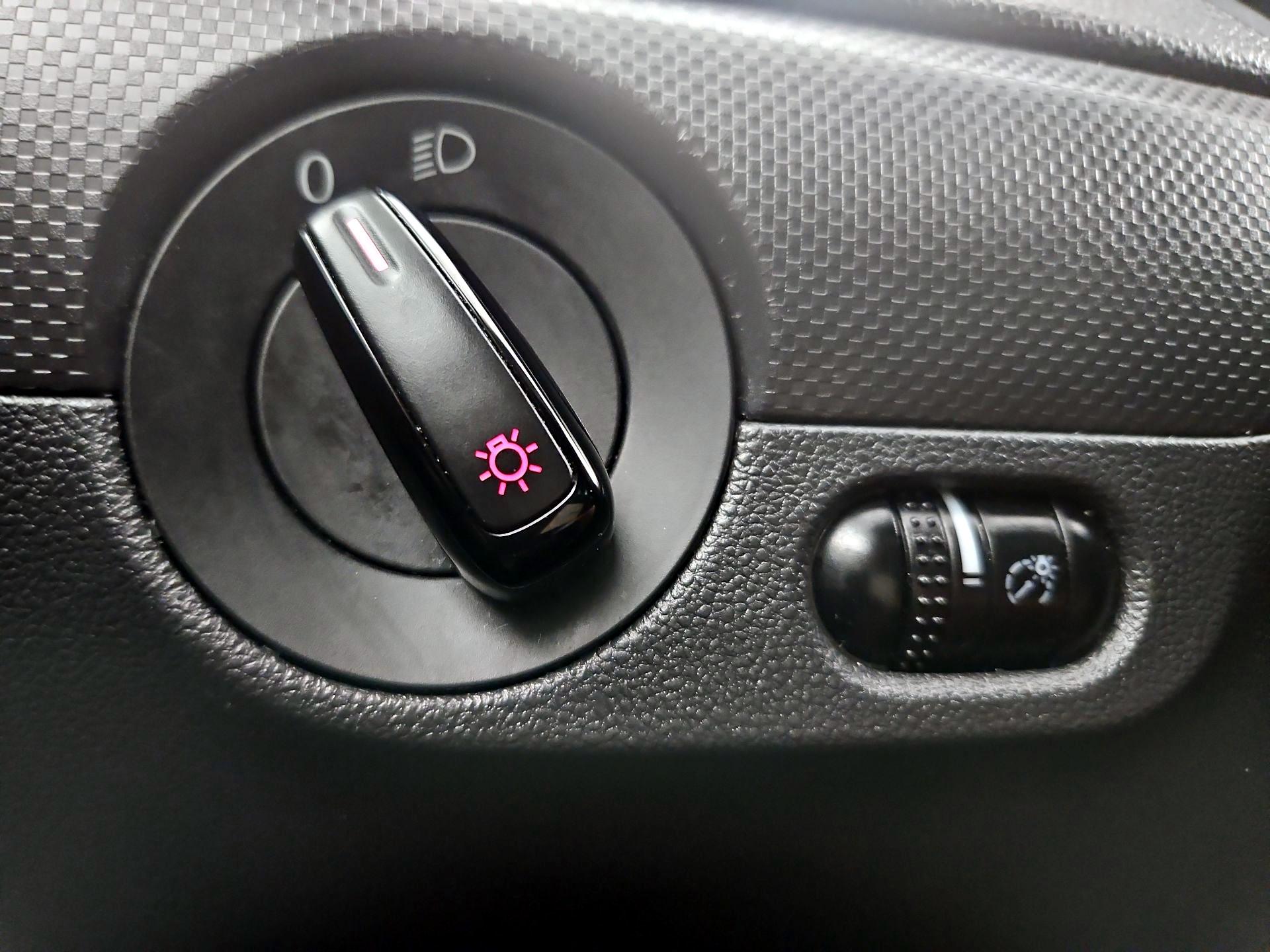 Thumbnail: 2015 Volkswagen Jetta - 13