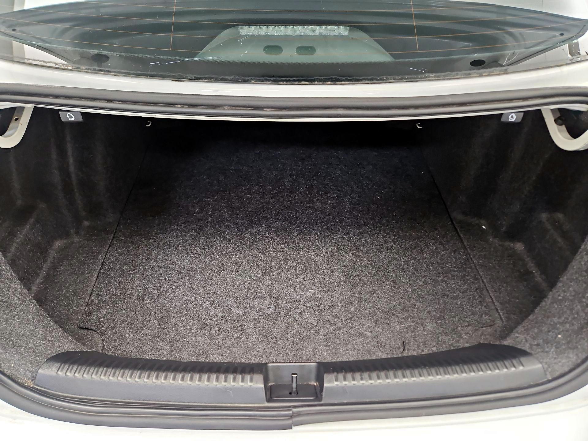 Thumbnail: 2015 Volkswagen Jetta - 19