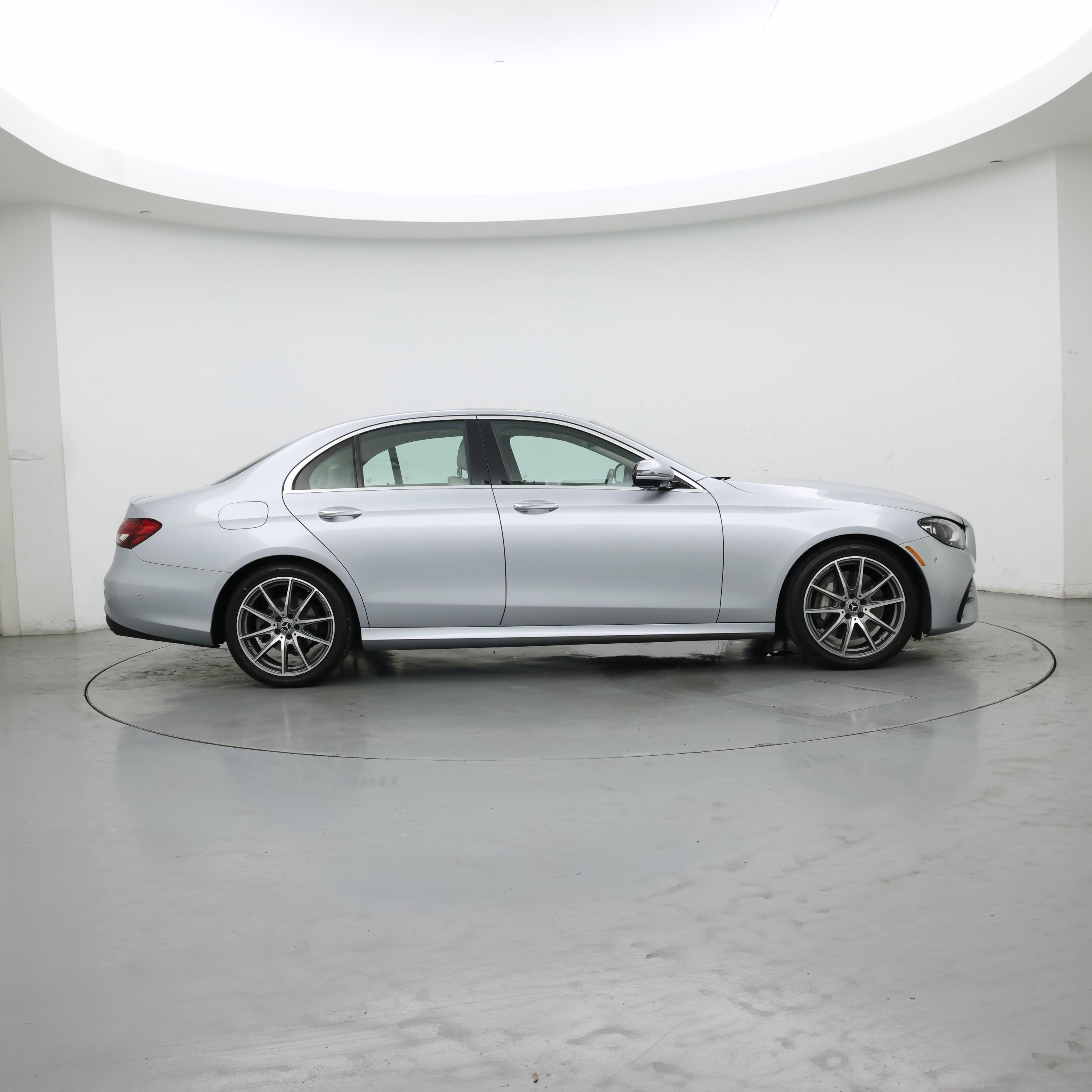 Thumbnail: 2022 Mercedes-Benz E-Class - 7