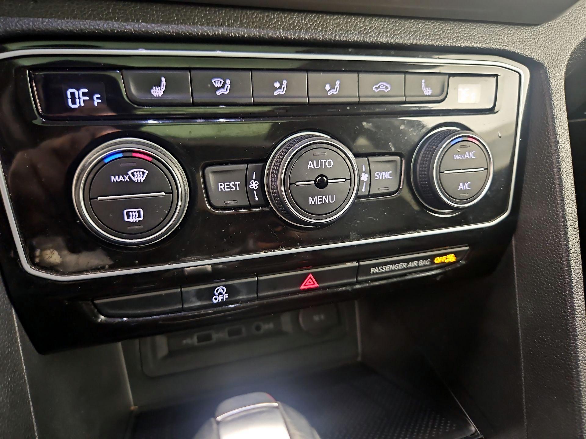 Thumbnail: 2021 Volkswagen Atlas - 16