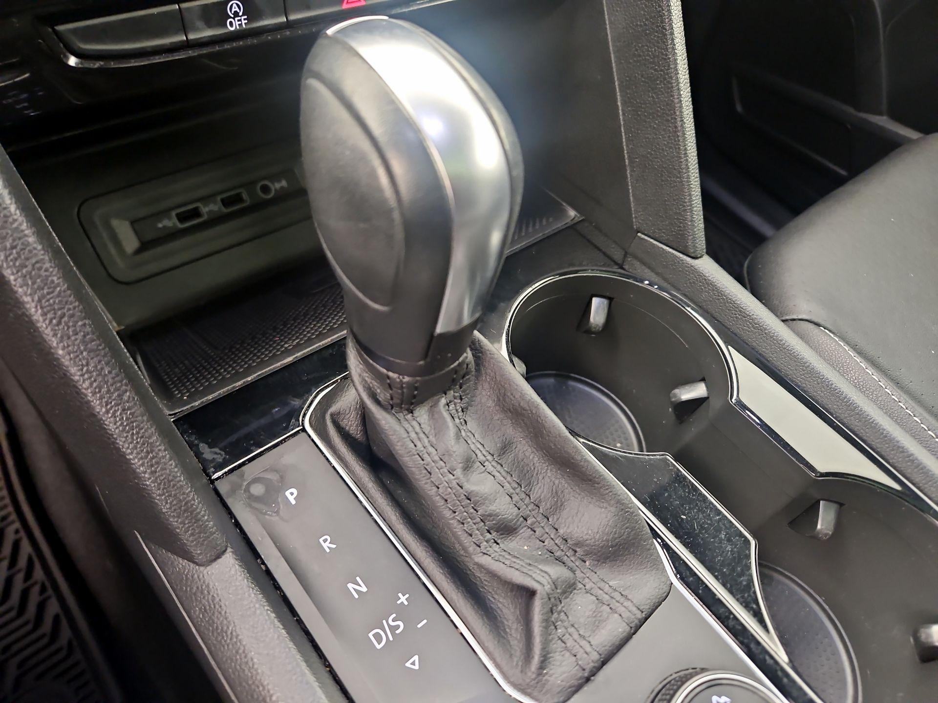 Thumbnail: 2021 Volkswagen Atlas - 17