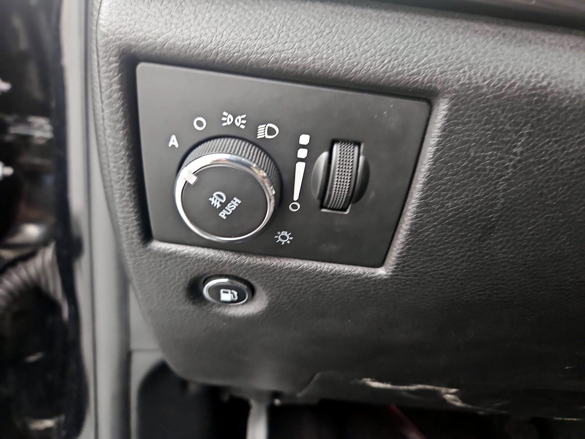 Thumbnail: 2020 Jeep Grand Cherokee - 13