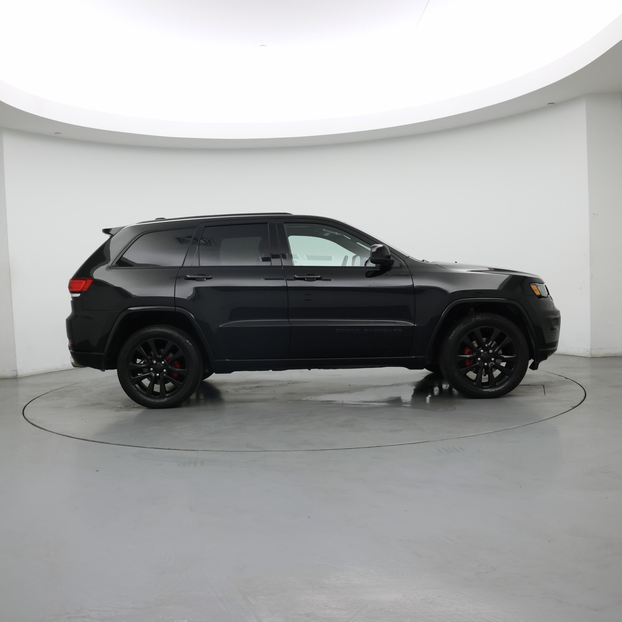 Thumbnail: 2020 Jeep Grand Cherokee - 7