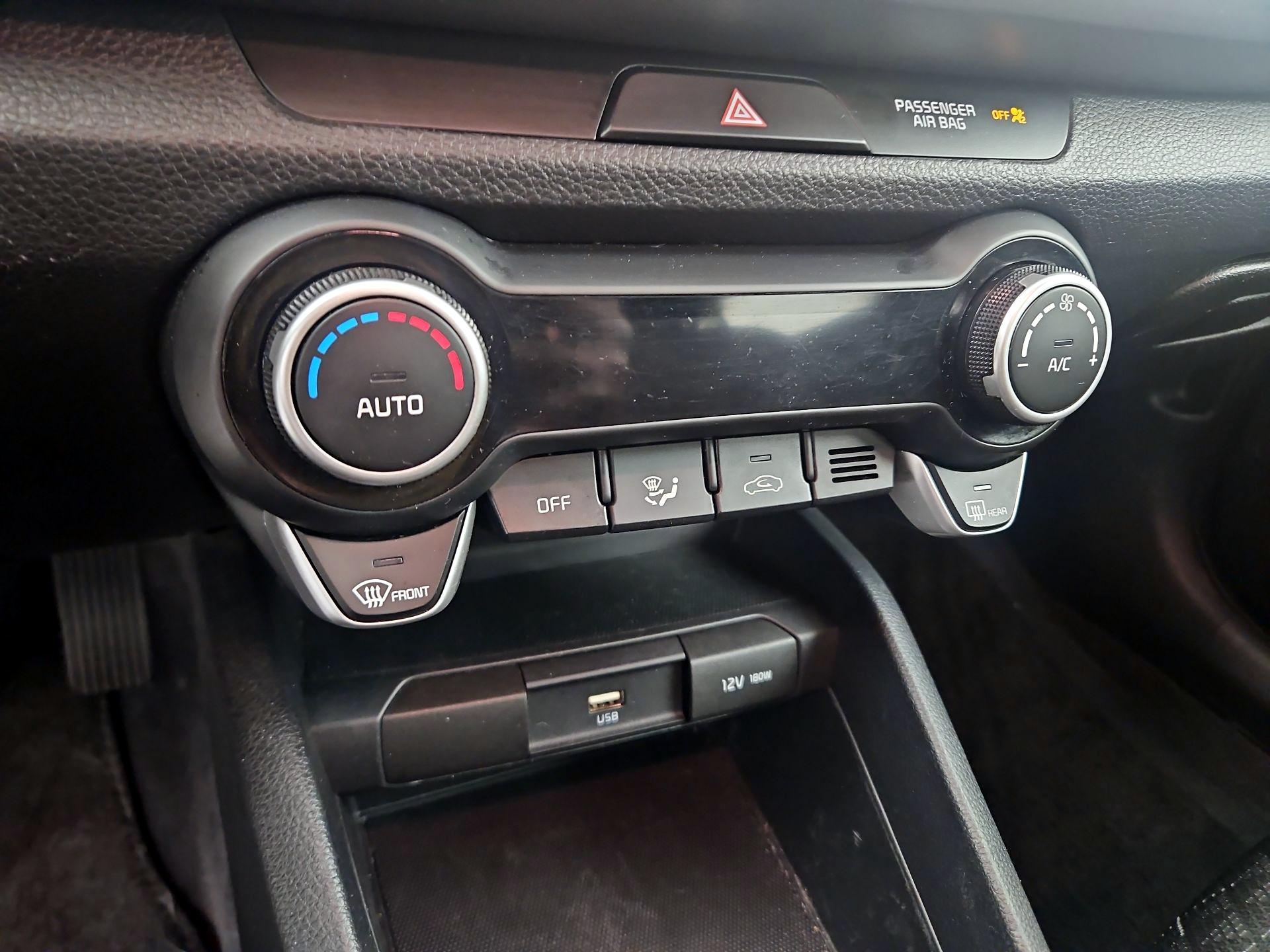 Thumbnail: 2021 Kia Rio - 16