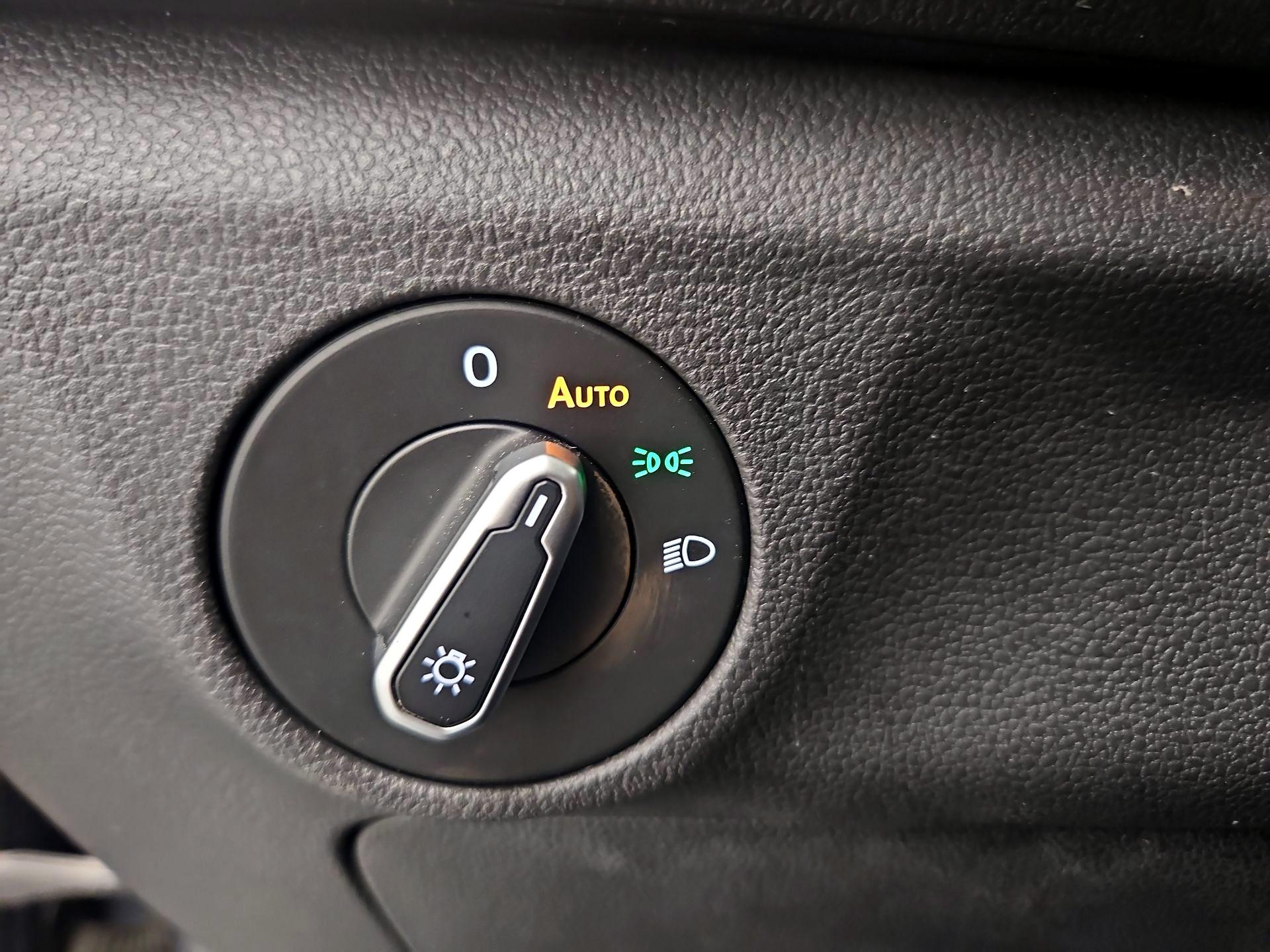 Thumbnail: 2021 Volkswagen Jetta - 13