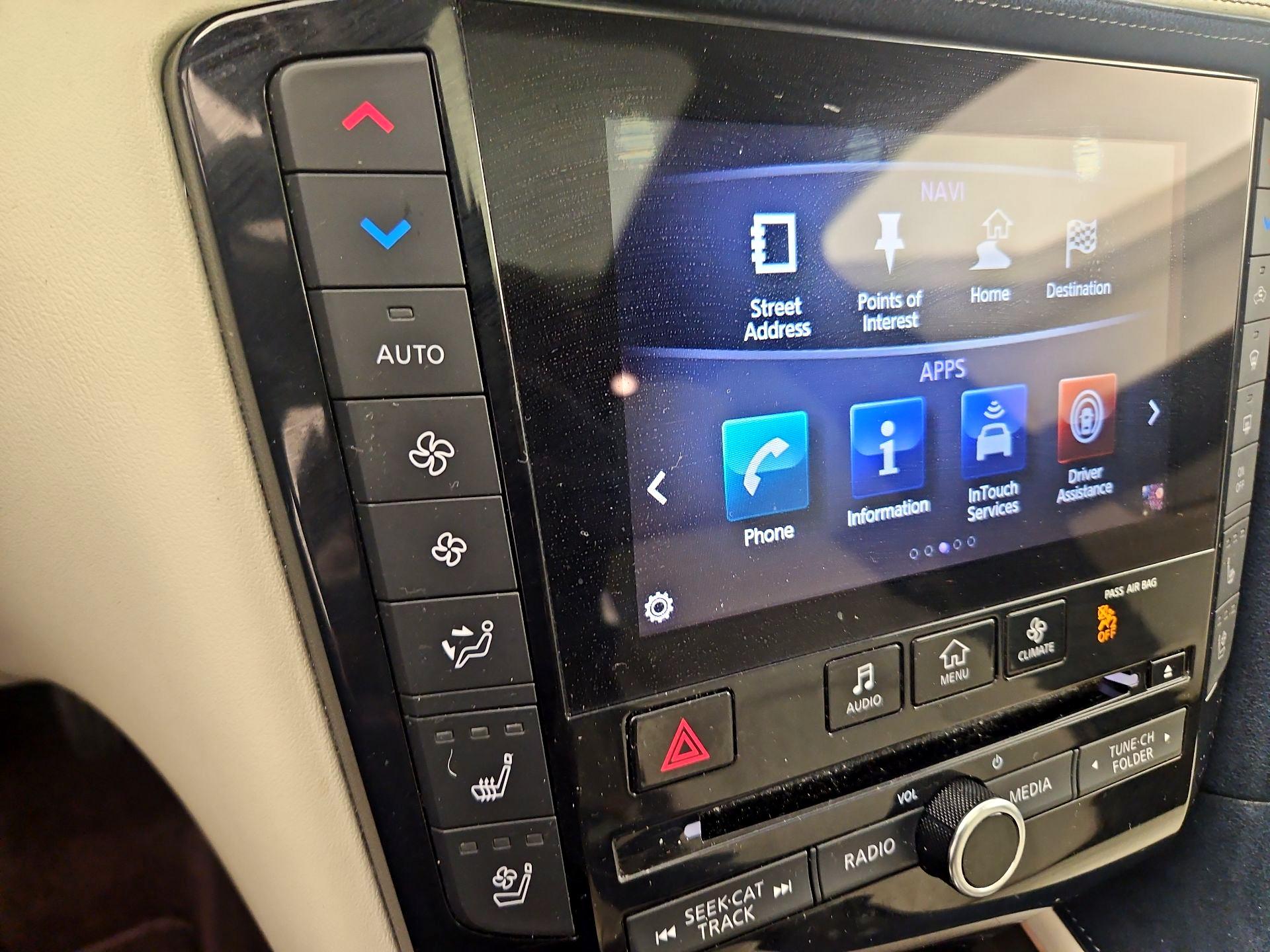 Thumbnail: 2019 INFINITI QX50 - 16