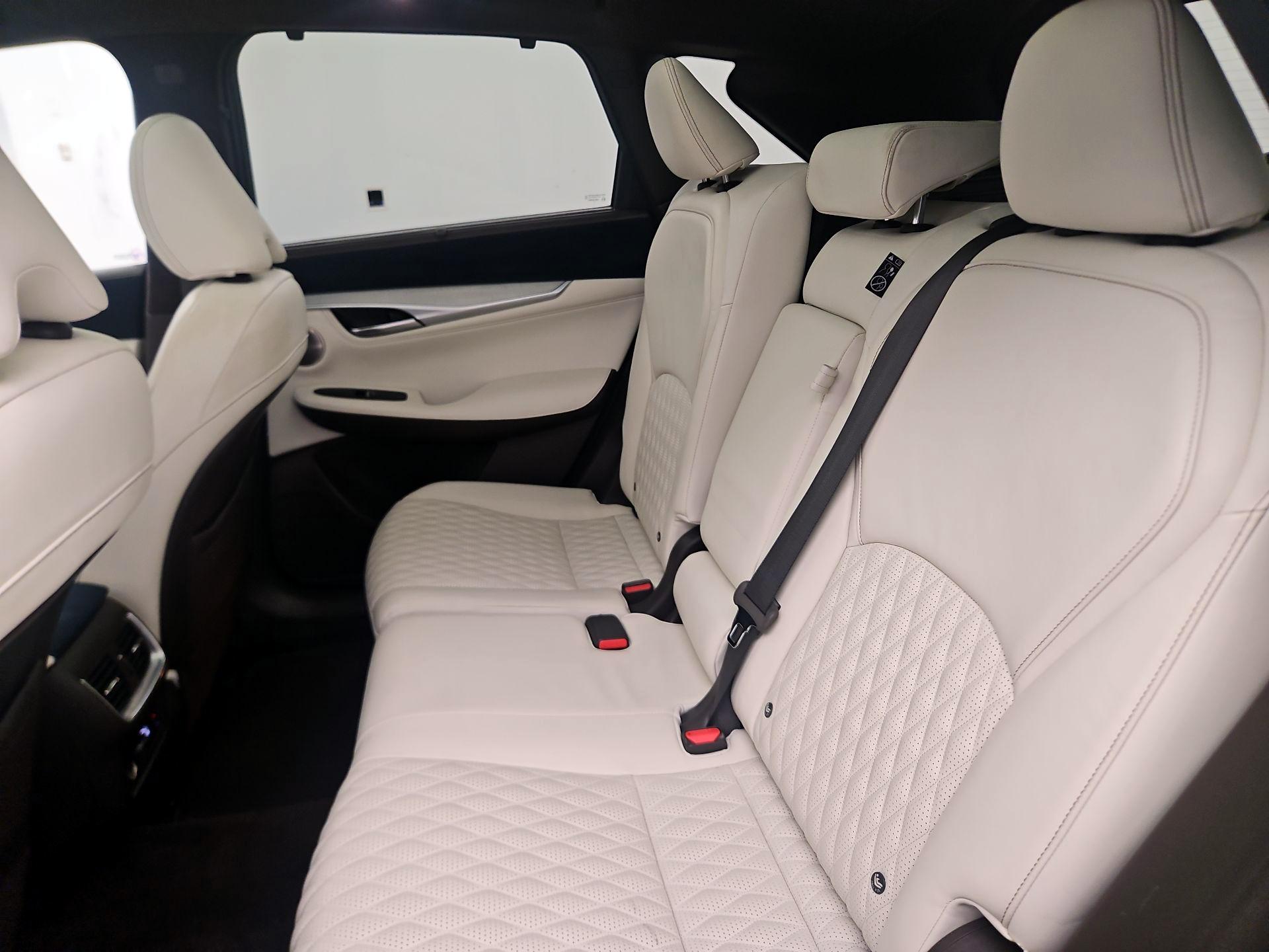 Thumbnail: 2019 INFINITI QX50 - 19