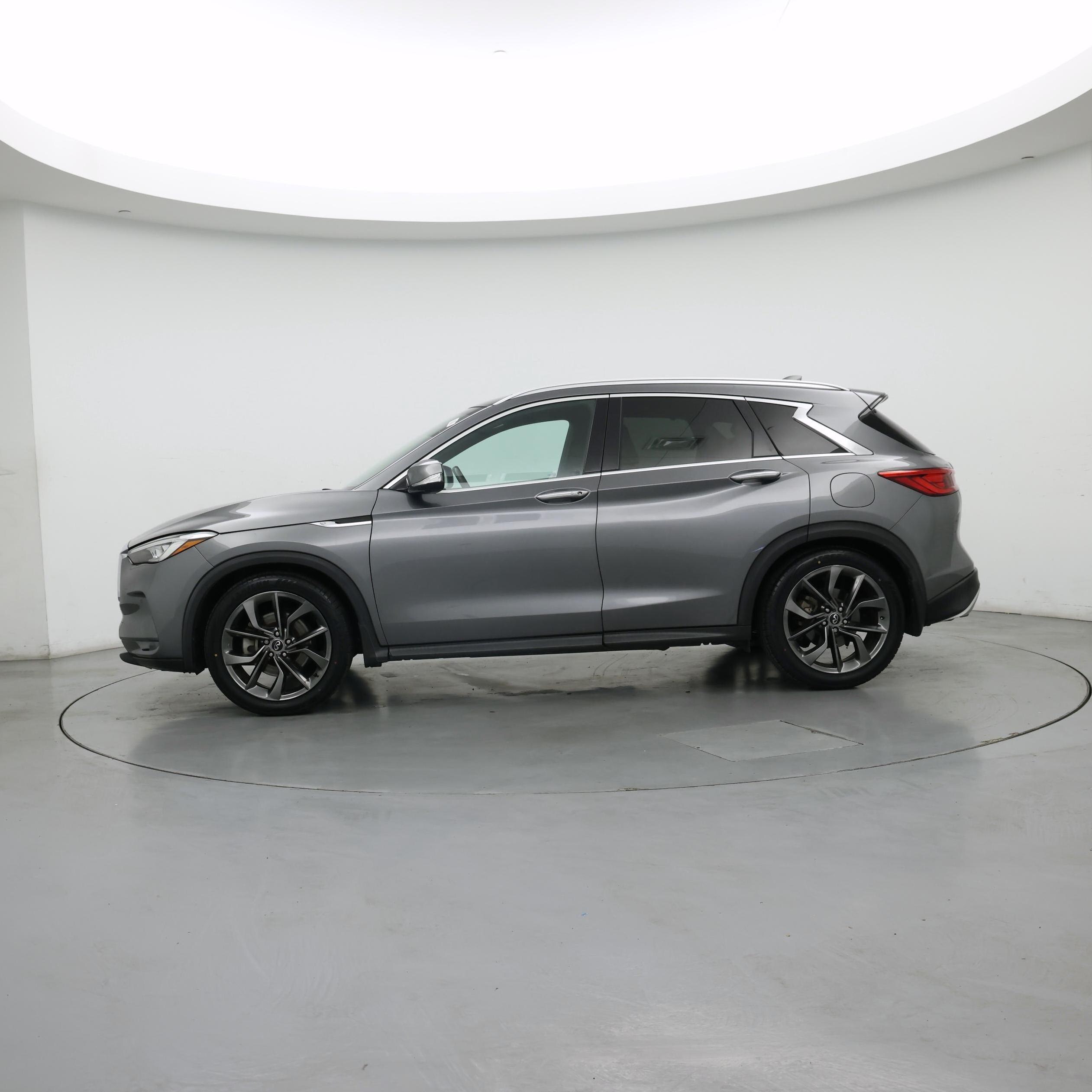 Thumbnail: 2019 INFINITI QX50 - 3