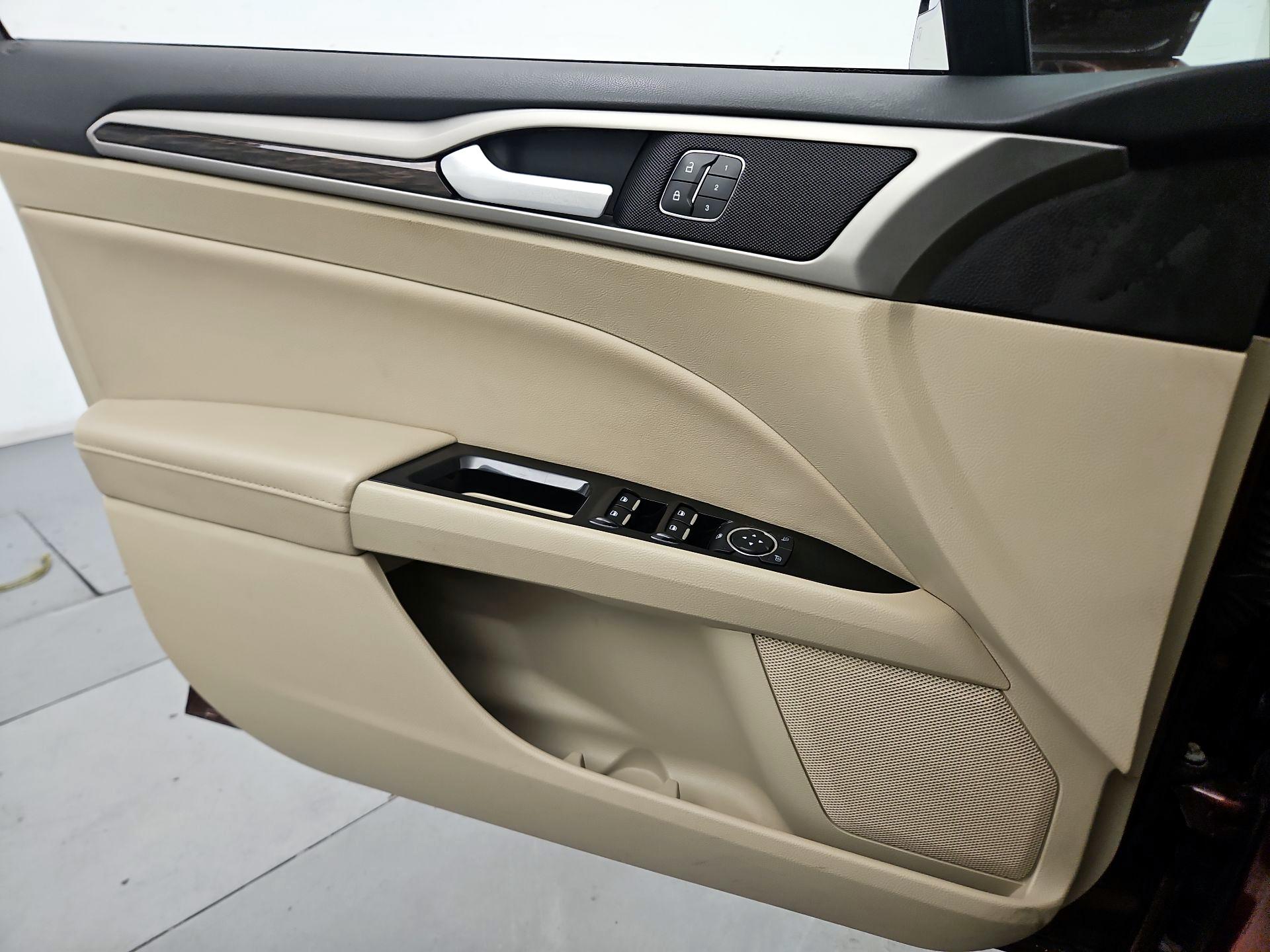 Thumbnail: 2015 Ford Fusion - 12