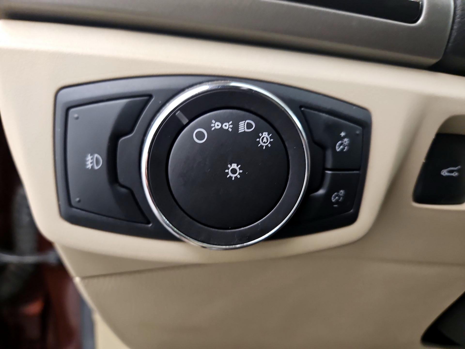 Thumbnail: 2015 Ford Fusion - 13