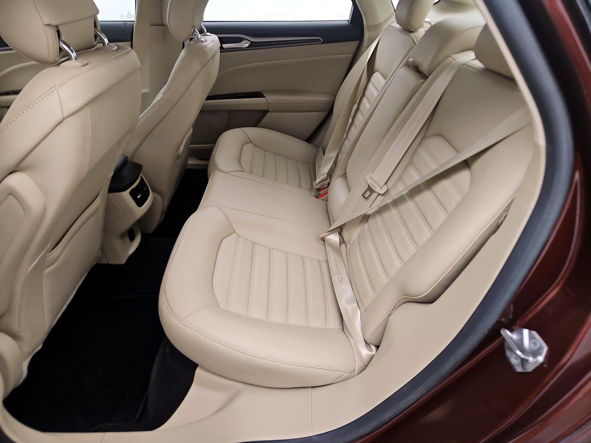 Thumbnail: 2015 Ford Fusion - 19