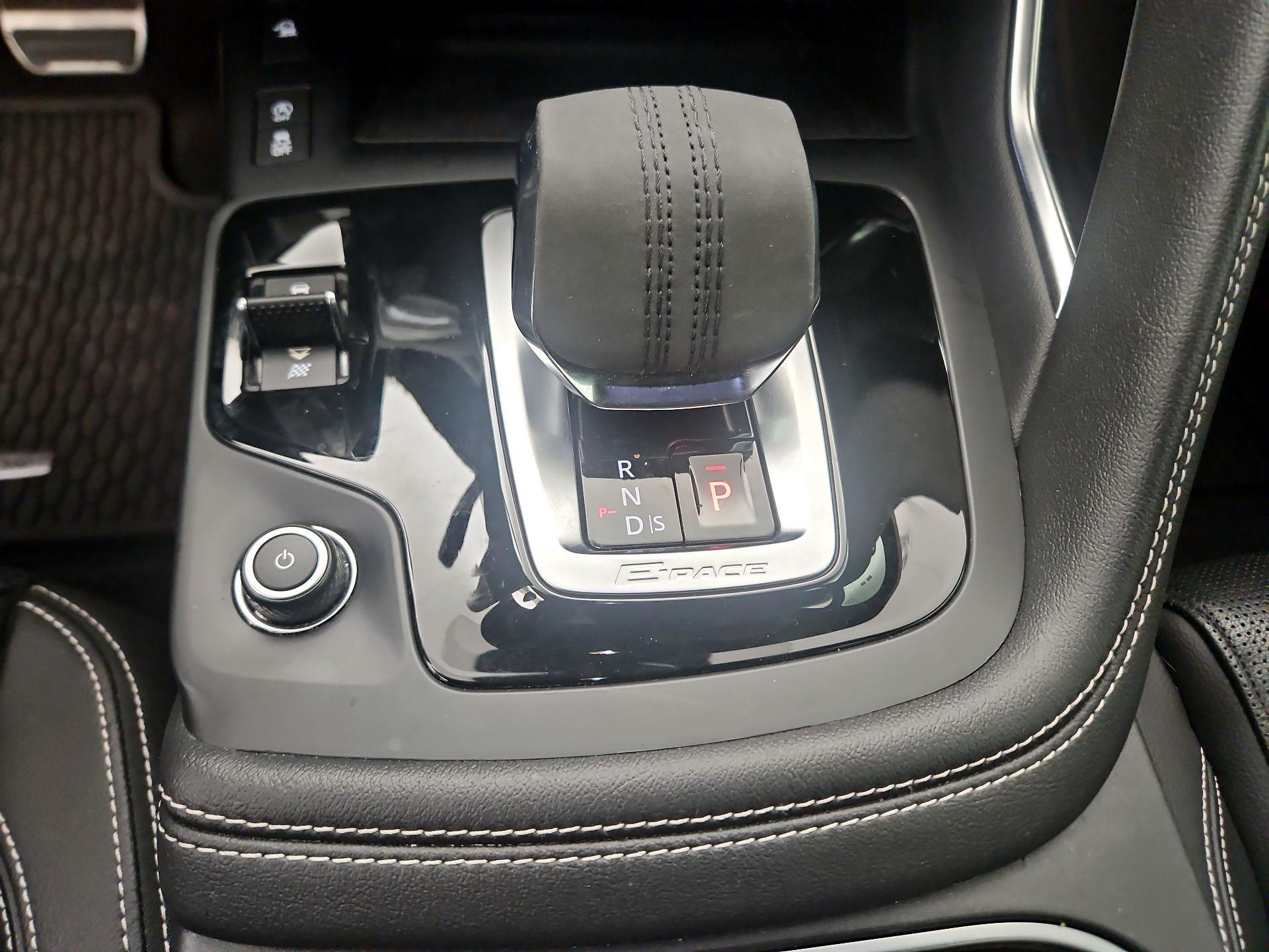 Thumbnail: 2021 Jaguar E-Pace - 17