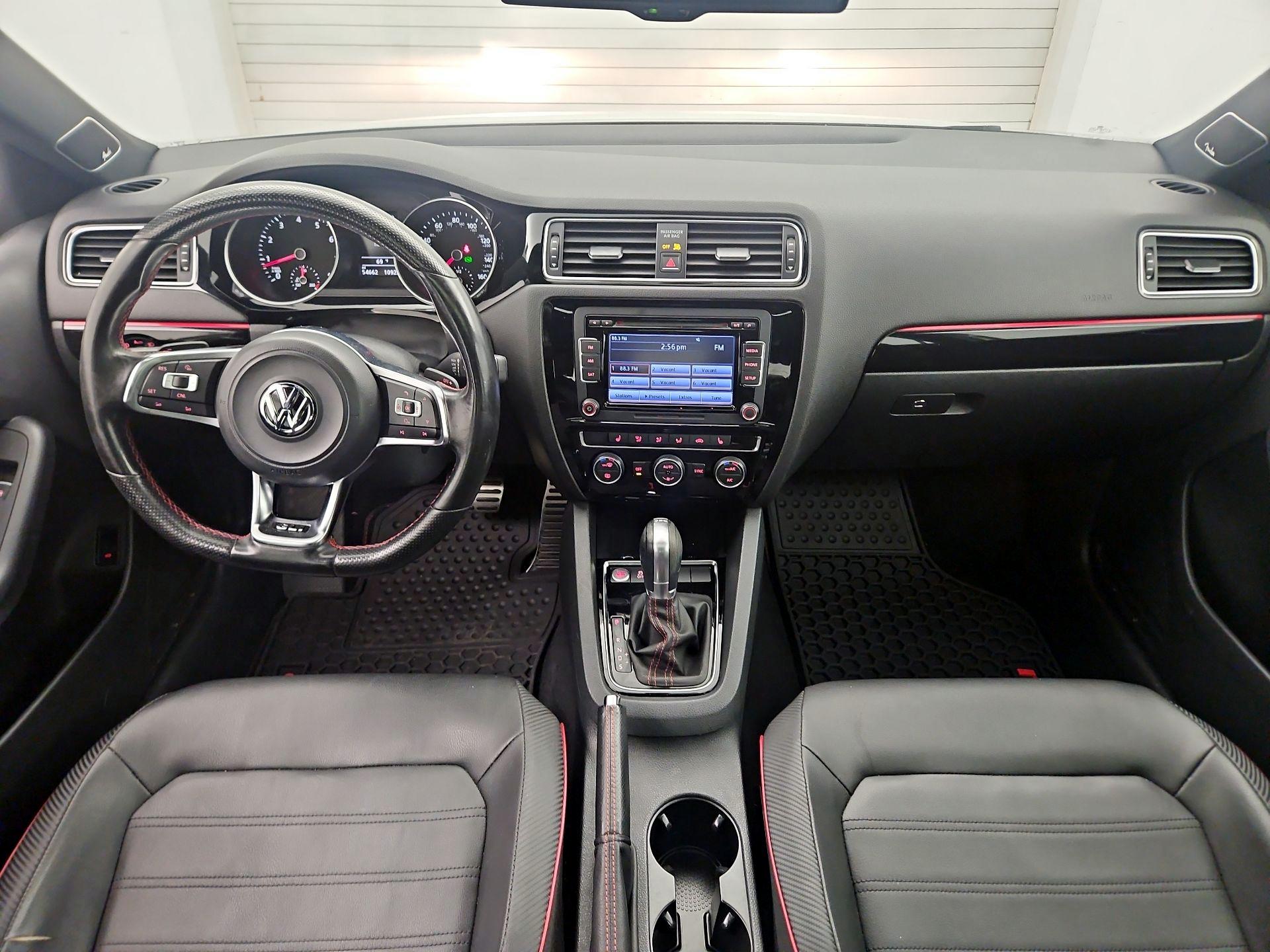 Thumbnail: 2015 Volkswagen Jetta - 9