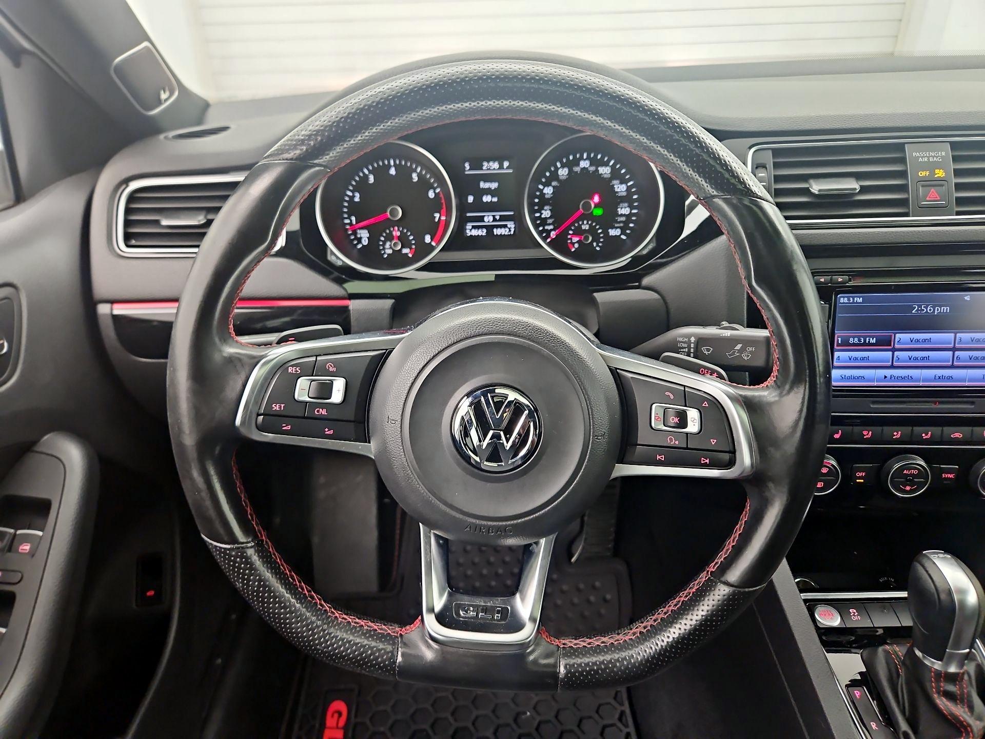 Thumbnail: 2015 Volkswagen Jetta - 10